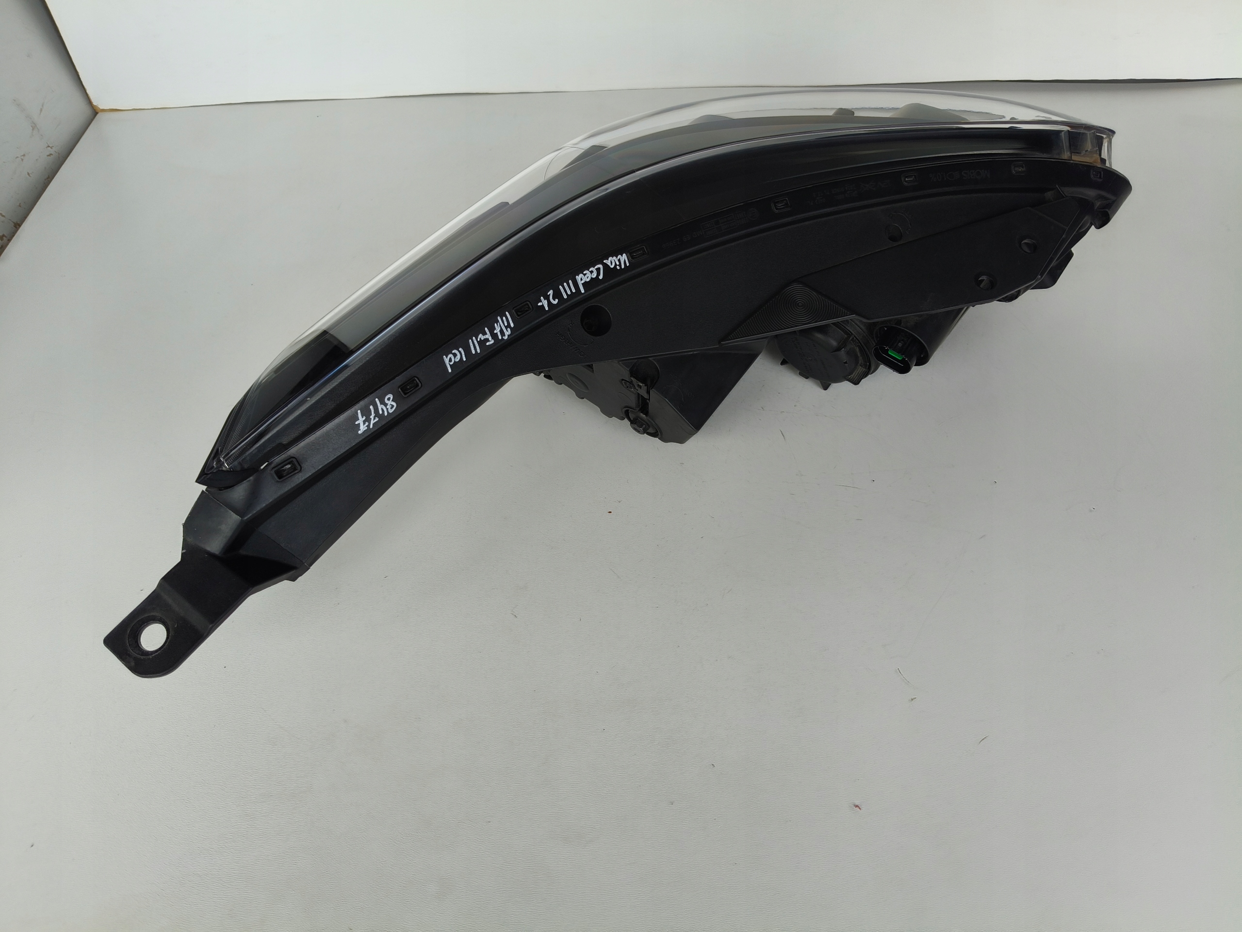 LAVE PREDNE SVETLO KIA CEED III 21- LIFT FULL LED