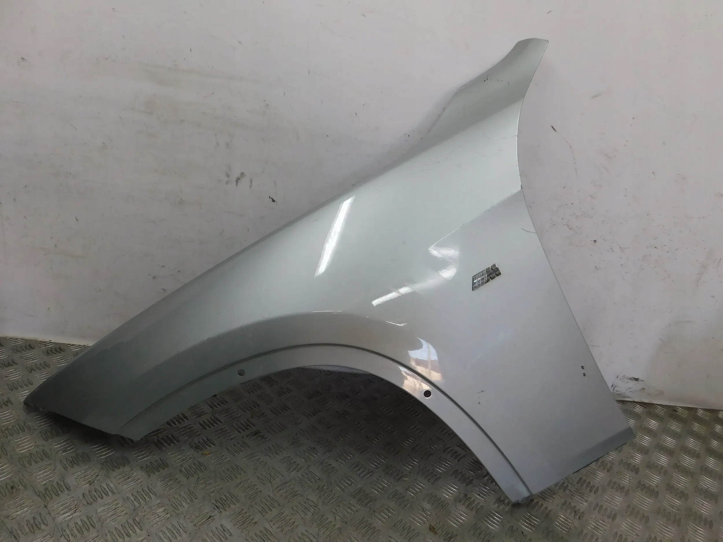 BLATNIK PREDNÝ LAVY BMW X1 E84
