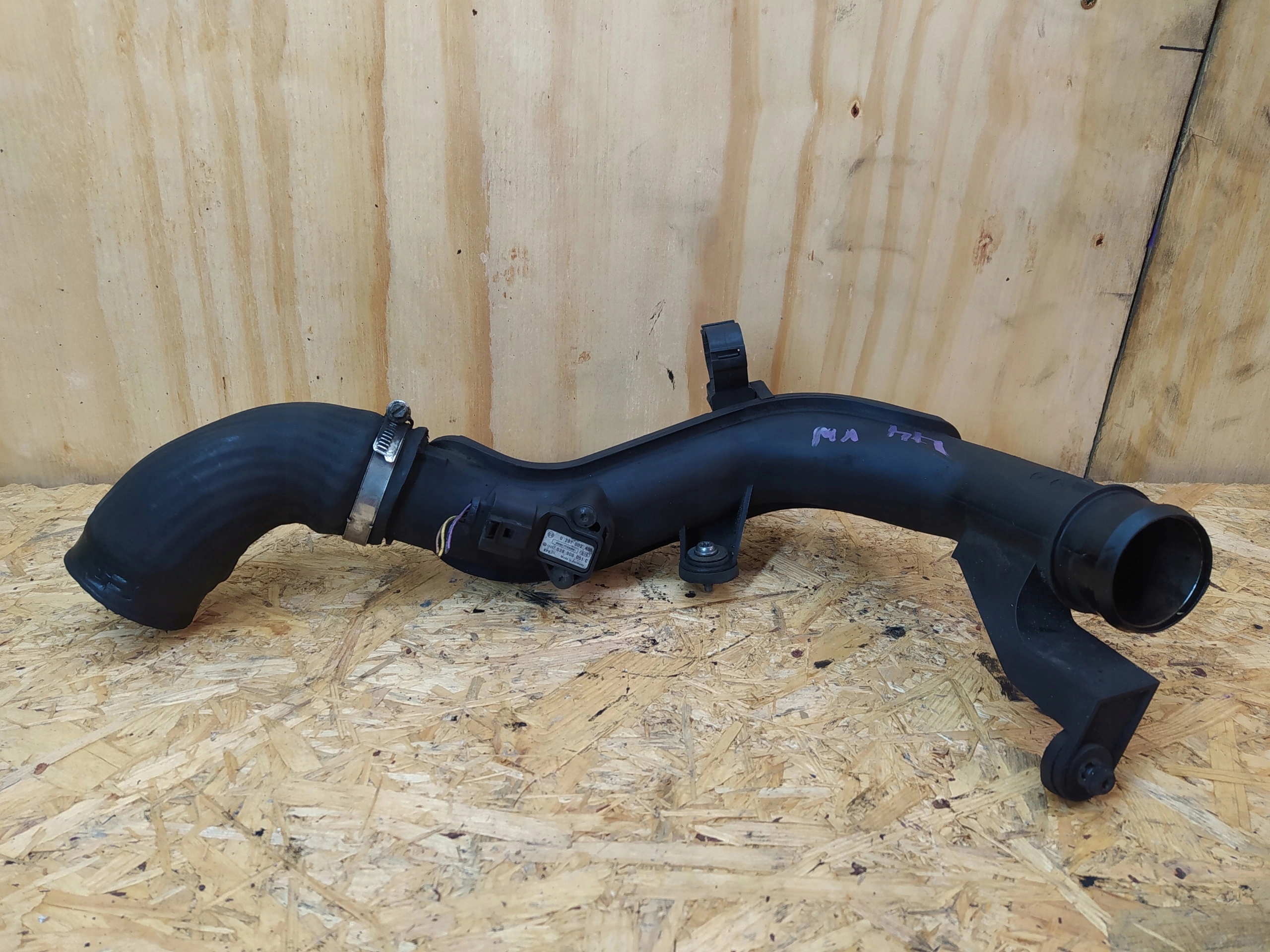 VW PASSAT HADICA INTERCOOLERA 2.0 TDI 5N0145770A