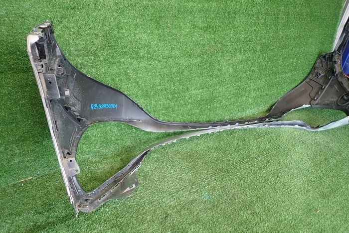 MERCEDES EQA W243 243 AMG 21- PREDNÝ NÁRAZNÍK