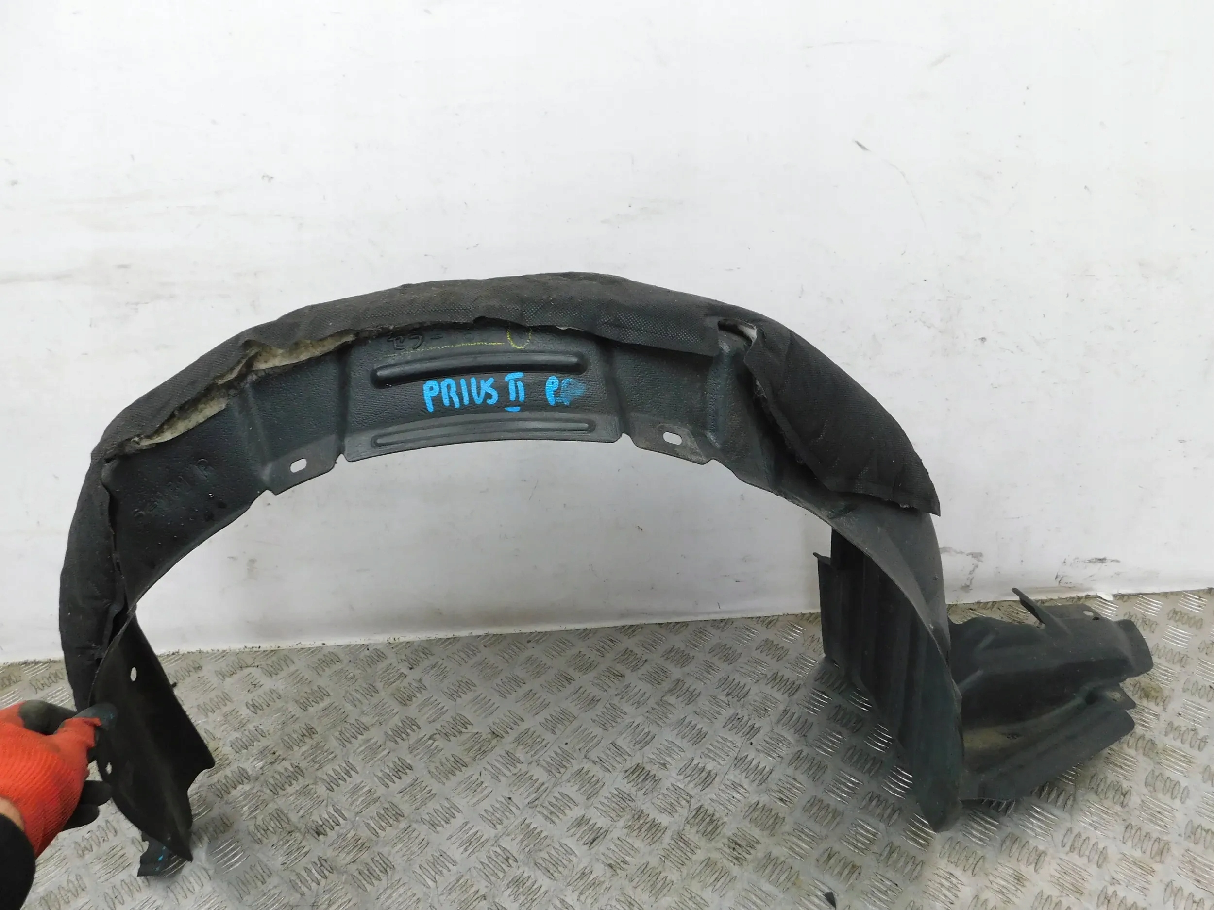 PRAVÝ PREDNÝ PODBLATNÍK TOYOTA PRIUS II 2