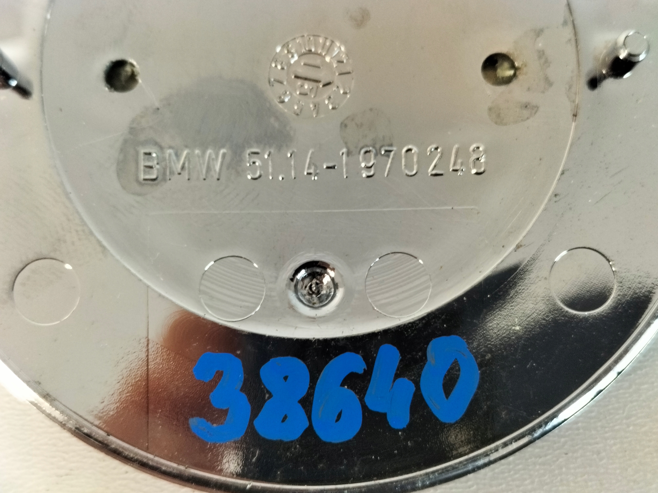ZNAK EMBLEM logo ZADNEJ KAPOTY BMW E39 E60 E90