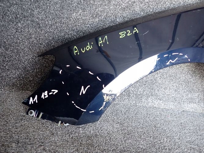 AUDI A1 82A 19- ĽAVÝ PREDNÝ BLATNÍK