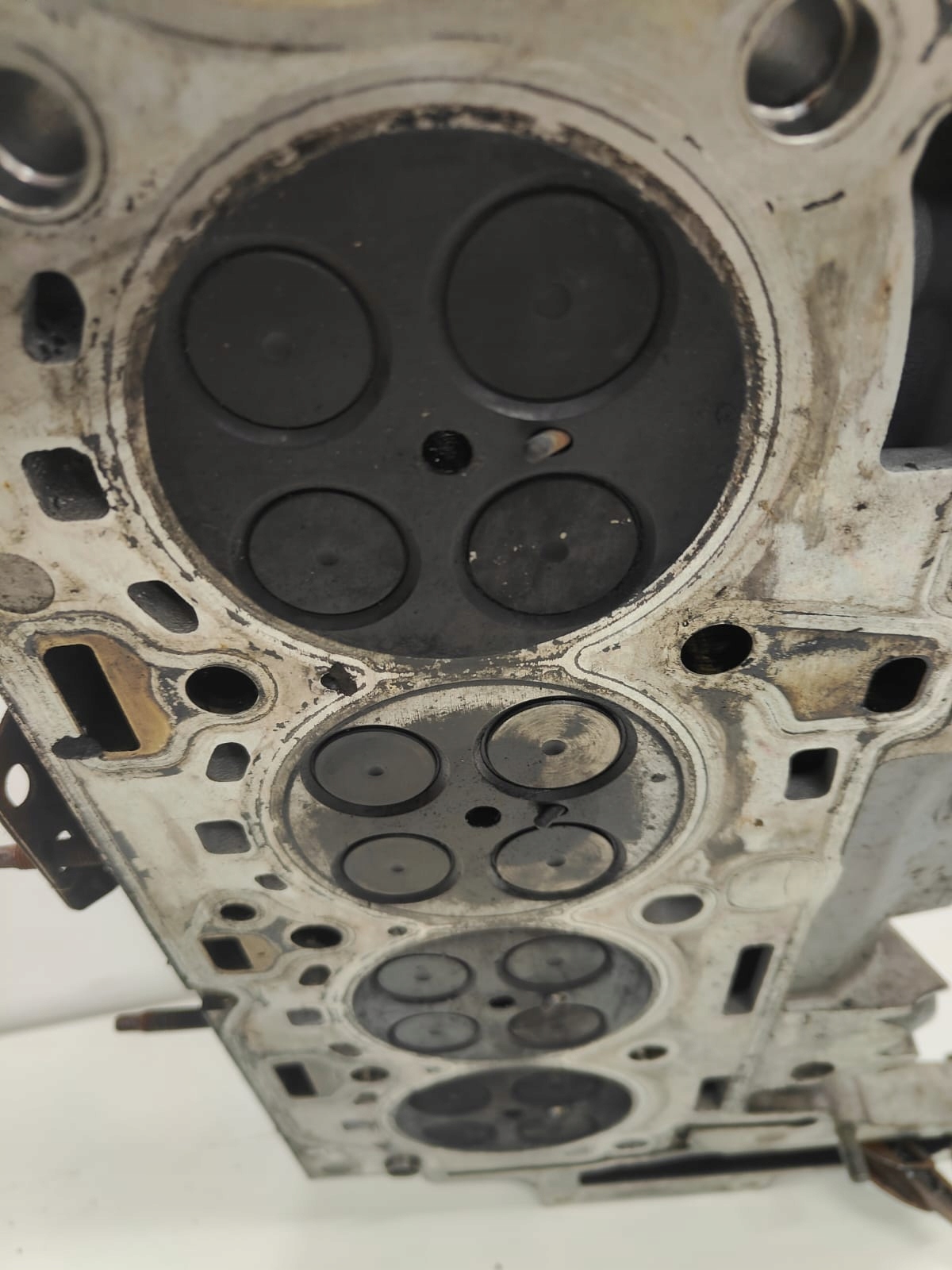 BMW e60 e90 e87 N47D20A 7797678 HLAVA KOMPLET VAČKY VENTILY