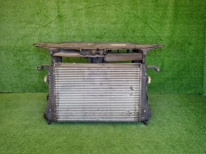 VW PASSAT B7 1.TDI PREDNÉ PÁS CHLADIČE VW PASSAT B7 1.TDI PREDNÉ PÁS CHLADIČE