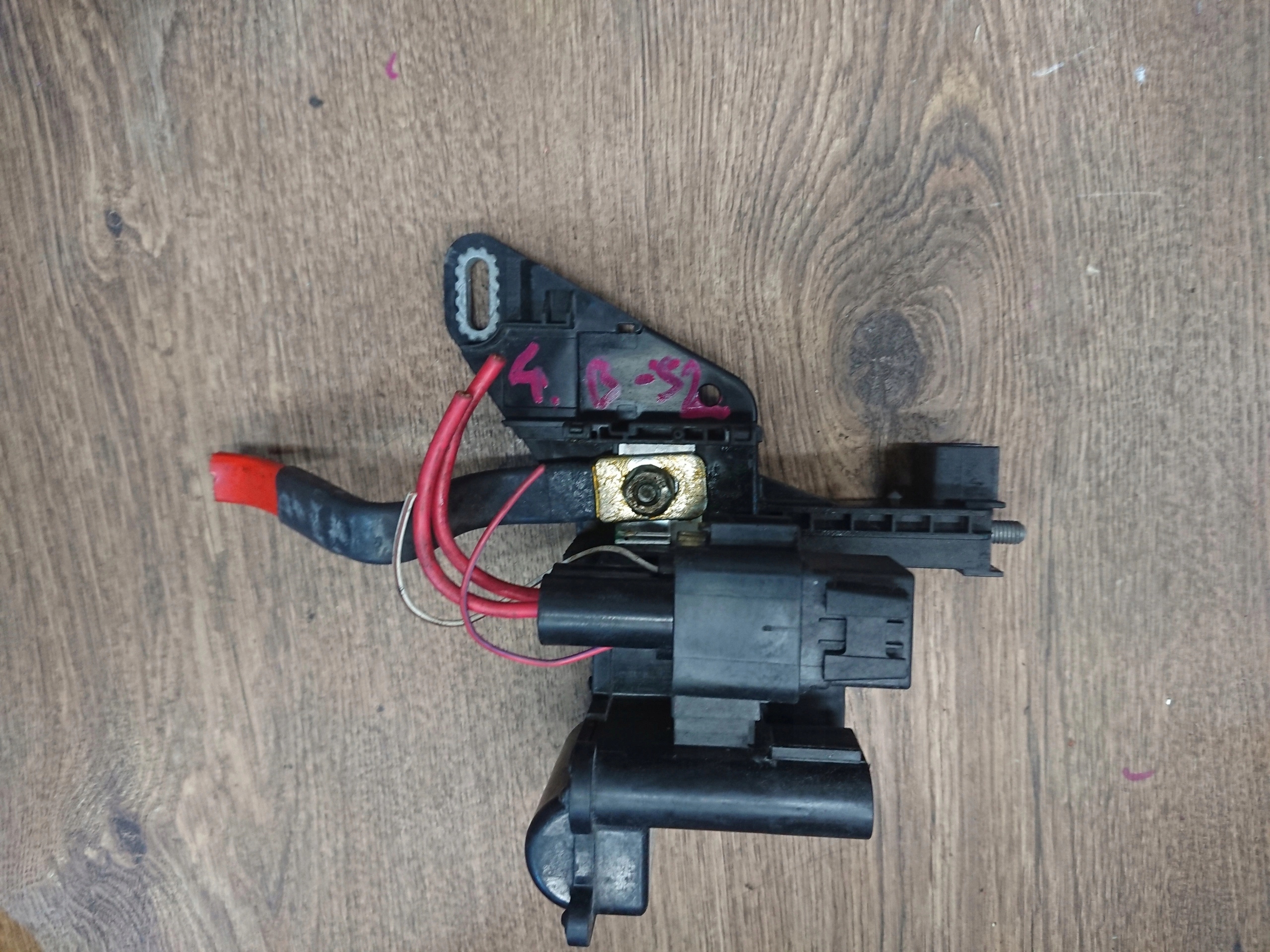 BMW F20 E30 KONTAKT AUTOBATERIE 929614901