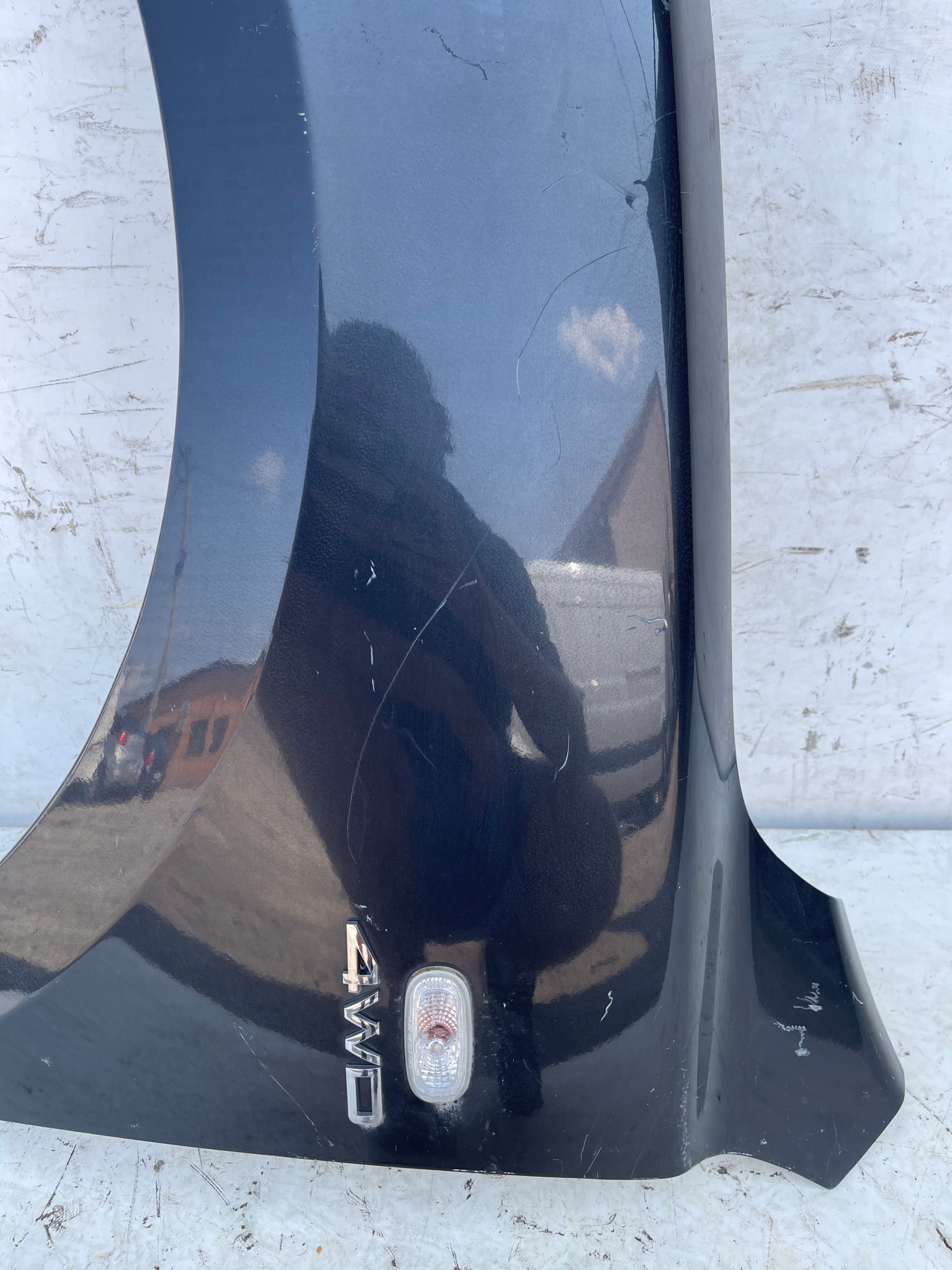 ĽAVÝ PREDNÝ BLATNÍK HYUNDAI SANTA FE 06-09