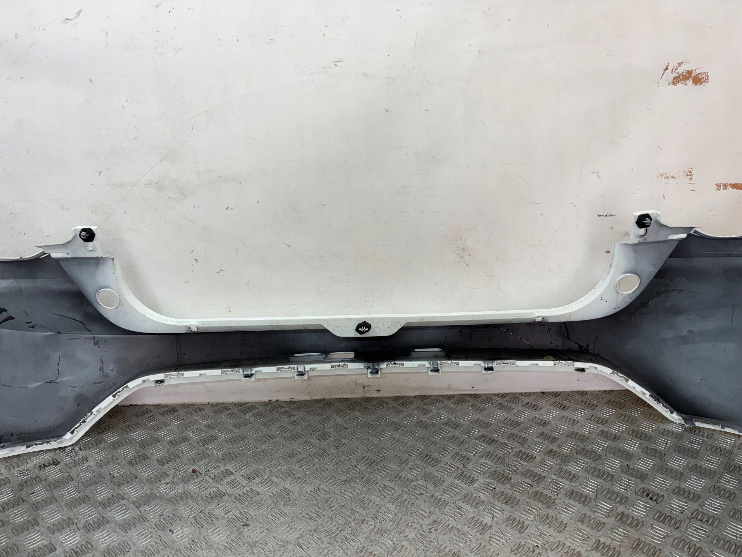 ZADNÝ NÁRAZNÍK DACIA SANDERO III 20-