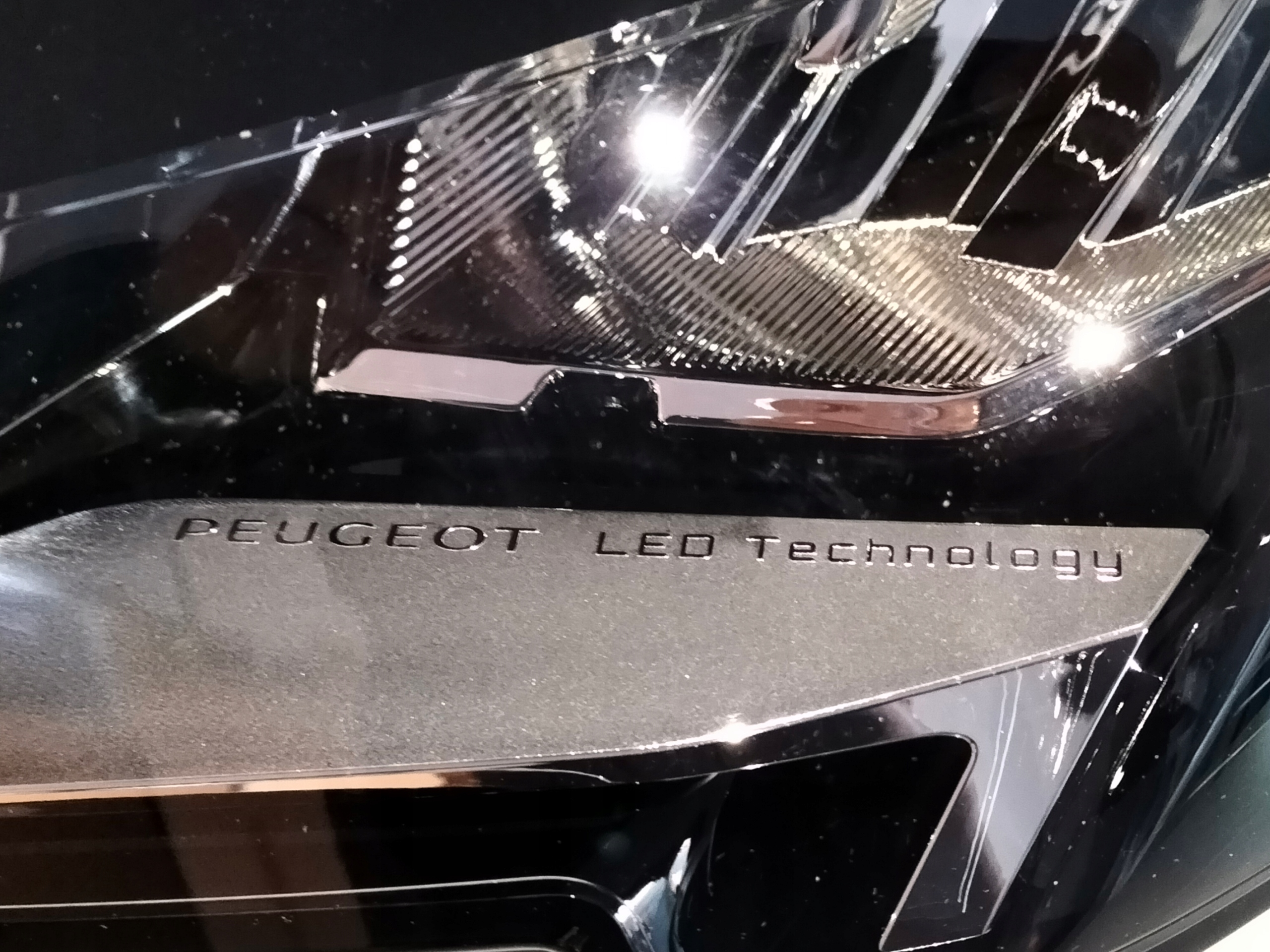 LAVE PREDNE SVETLO PEUGEOT 3008 II 5008 II LIFT 20- FULL LED TE