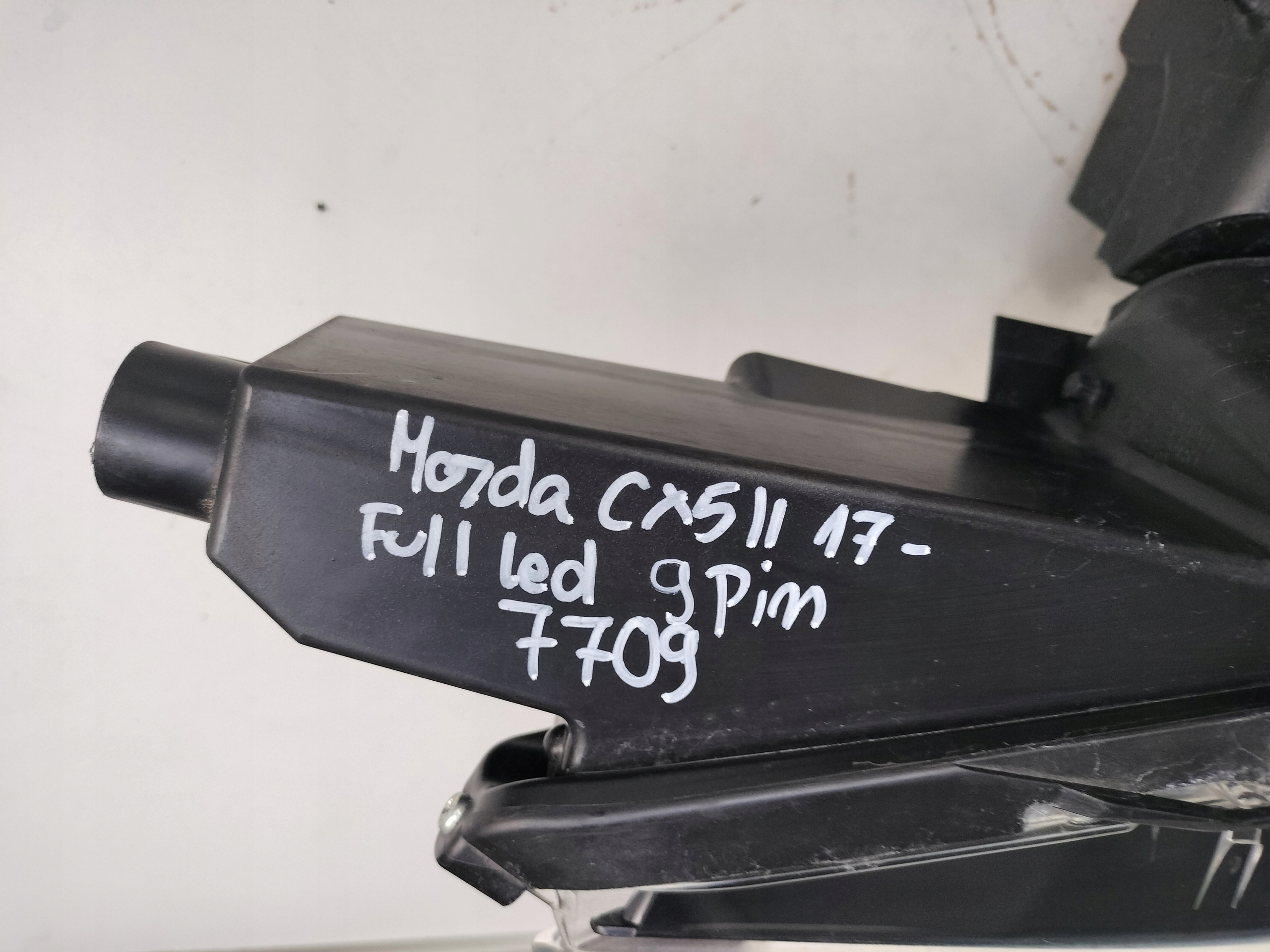 PRAVE PREDNE SVETLO MAZDA CX5 II 17- FULL LED 9 PIN