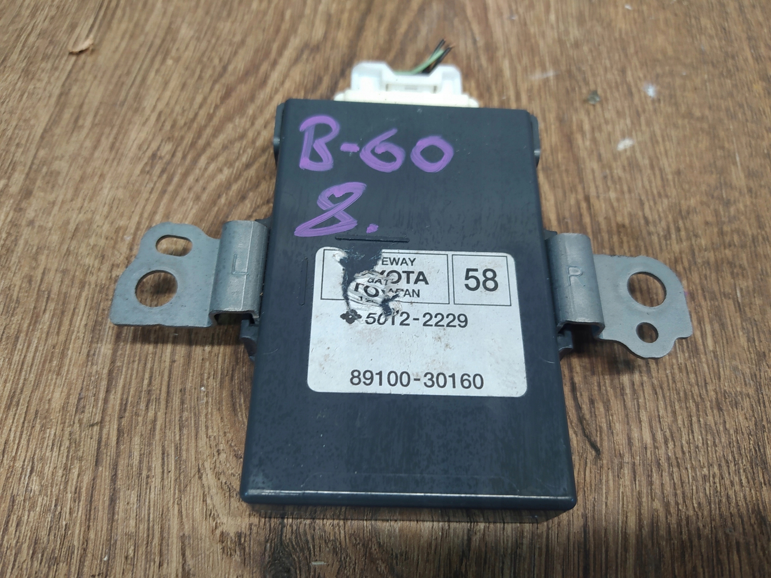 LEXUS IS300H MODUL GATEWAY 89100-30160