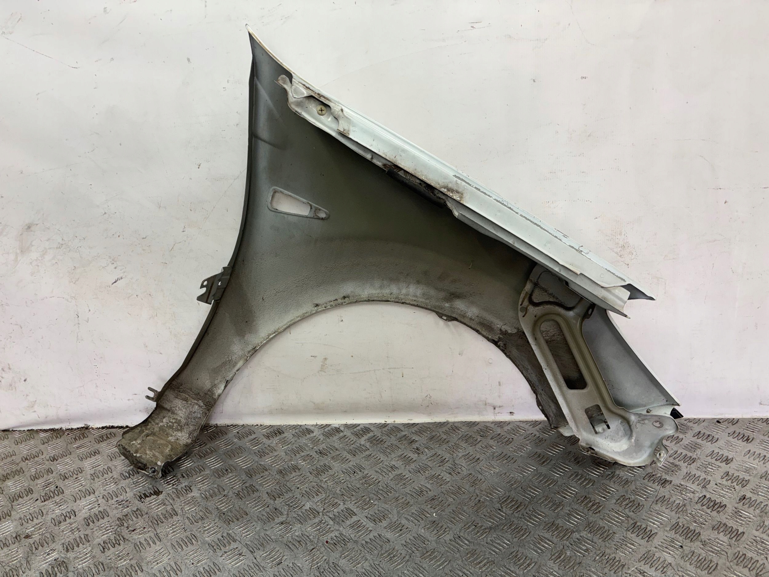 BLATNIK PREDNÝ LAVY DACIA SANDERO I 08-