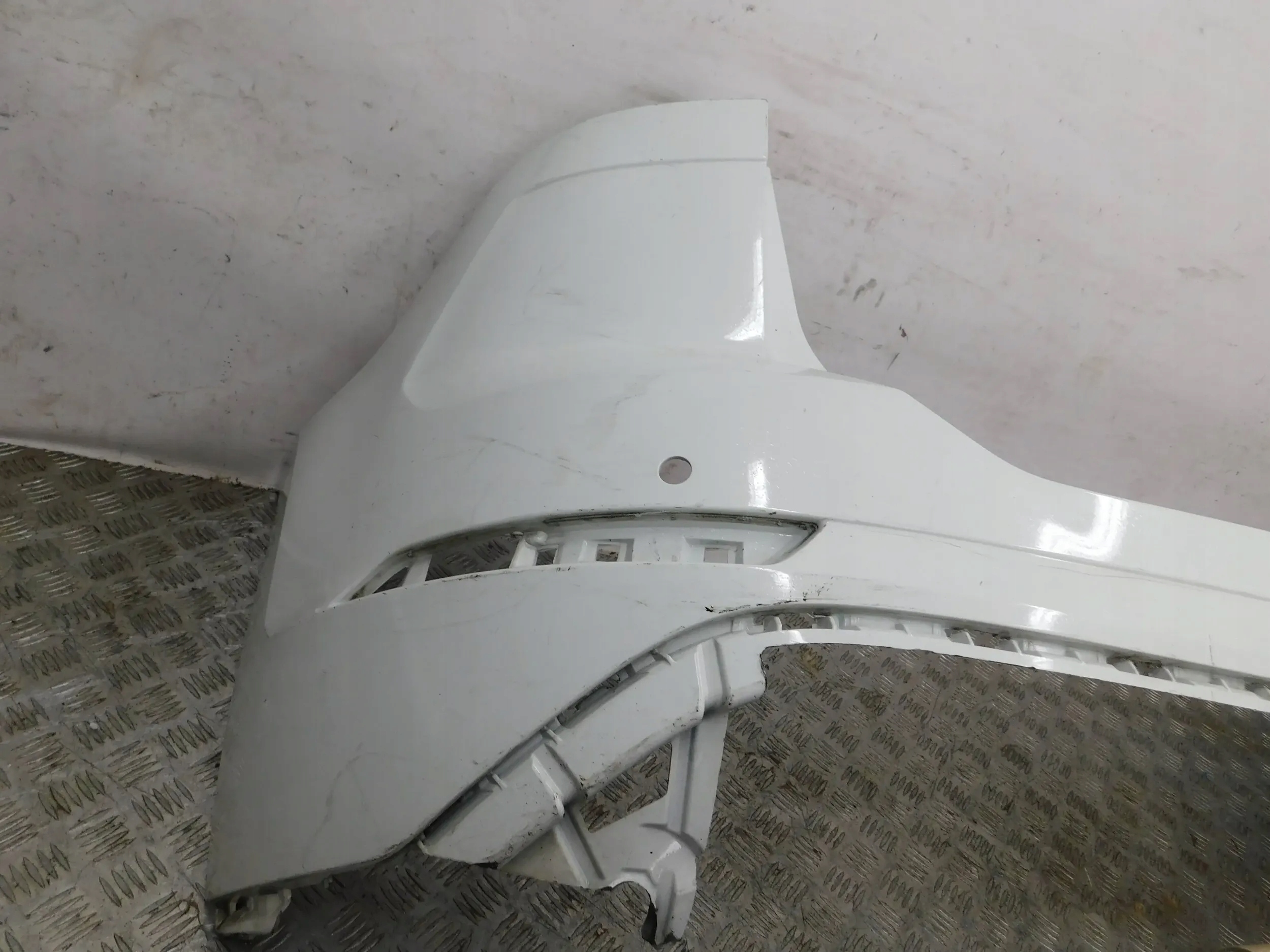 ZADNÝ NÁRAZNÍK VW TOURAN III 15-