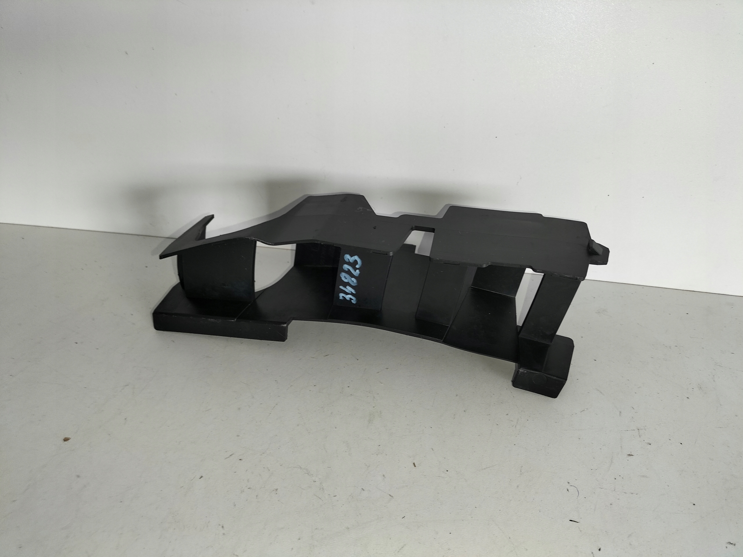 DRZIAK PREDNEHO NARAZNIKA PRAVY PEUGEOT 208 LIFT 15-