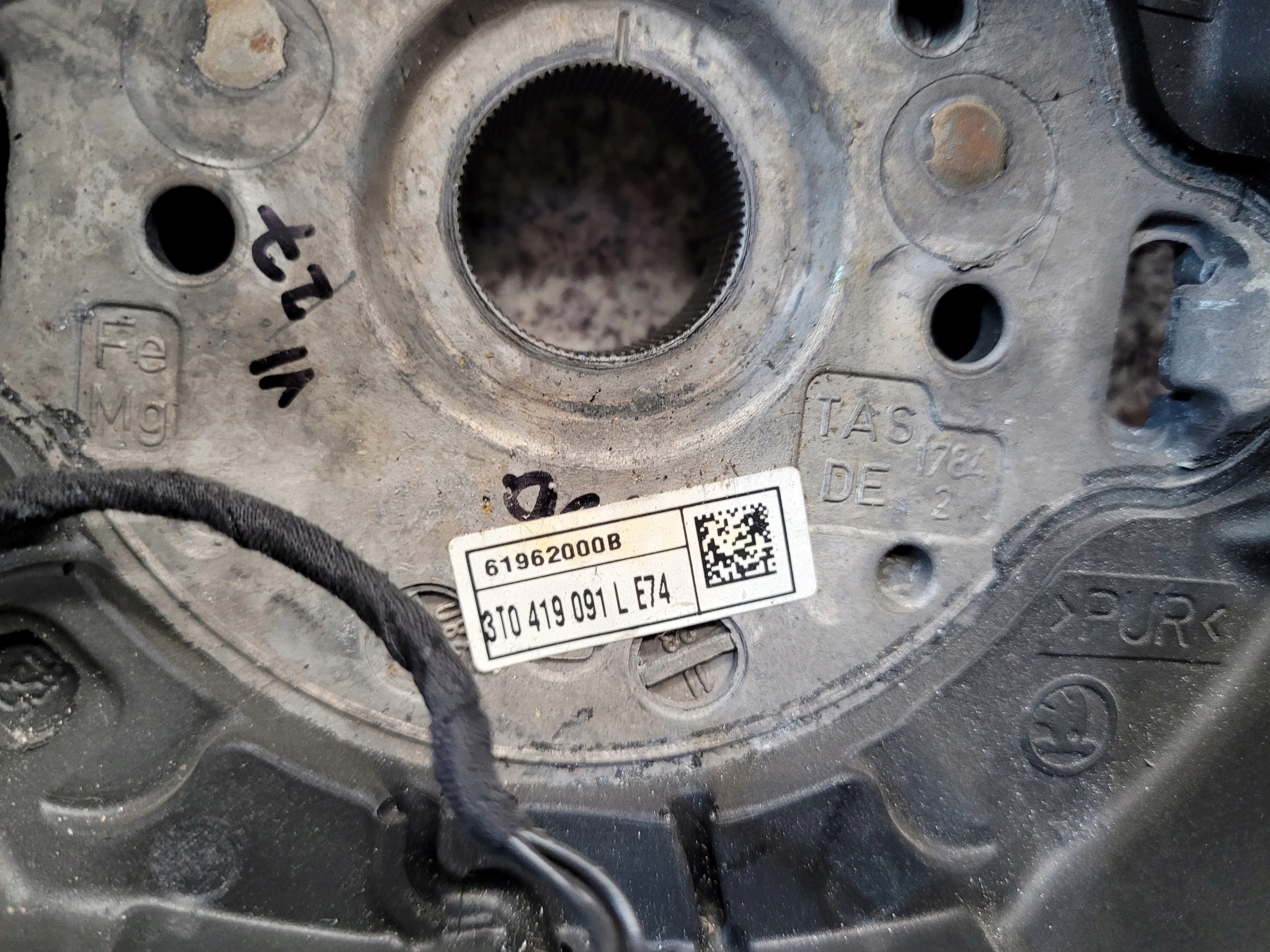 SKODA SUPERB II VOLANT KOŽA PADLA RADENIA RYCHLOSTI MULTIFUNKCIA 3T0419091L