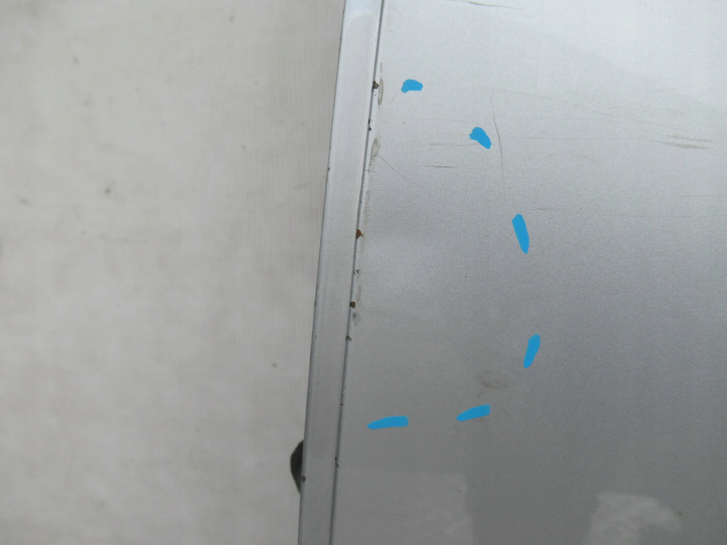 LAVE ZADNE DVERE TOYOTA AURIS I