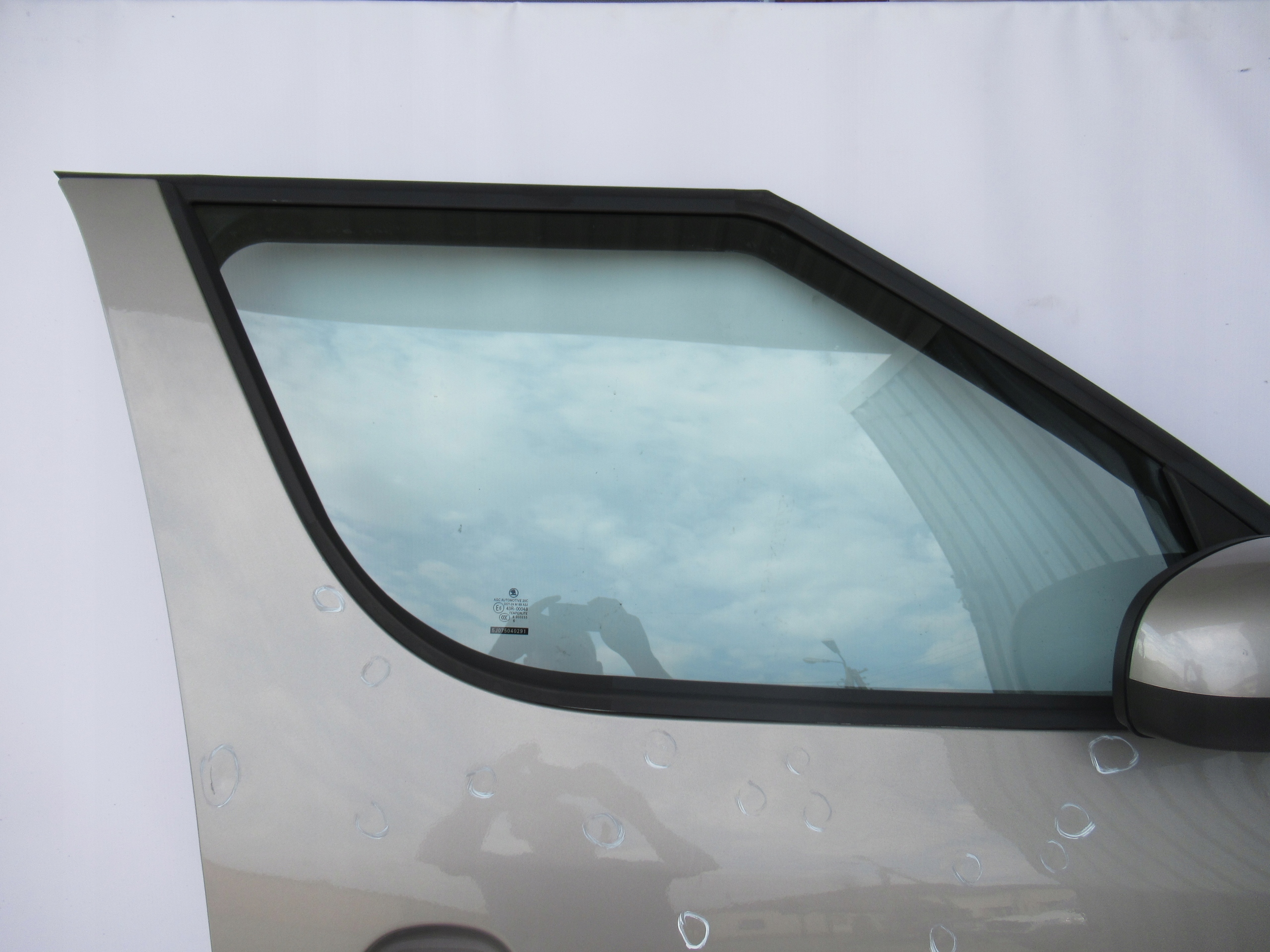 PRAVÉ PREDNÉ DVERE SKODA ROOMSTER