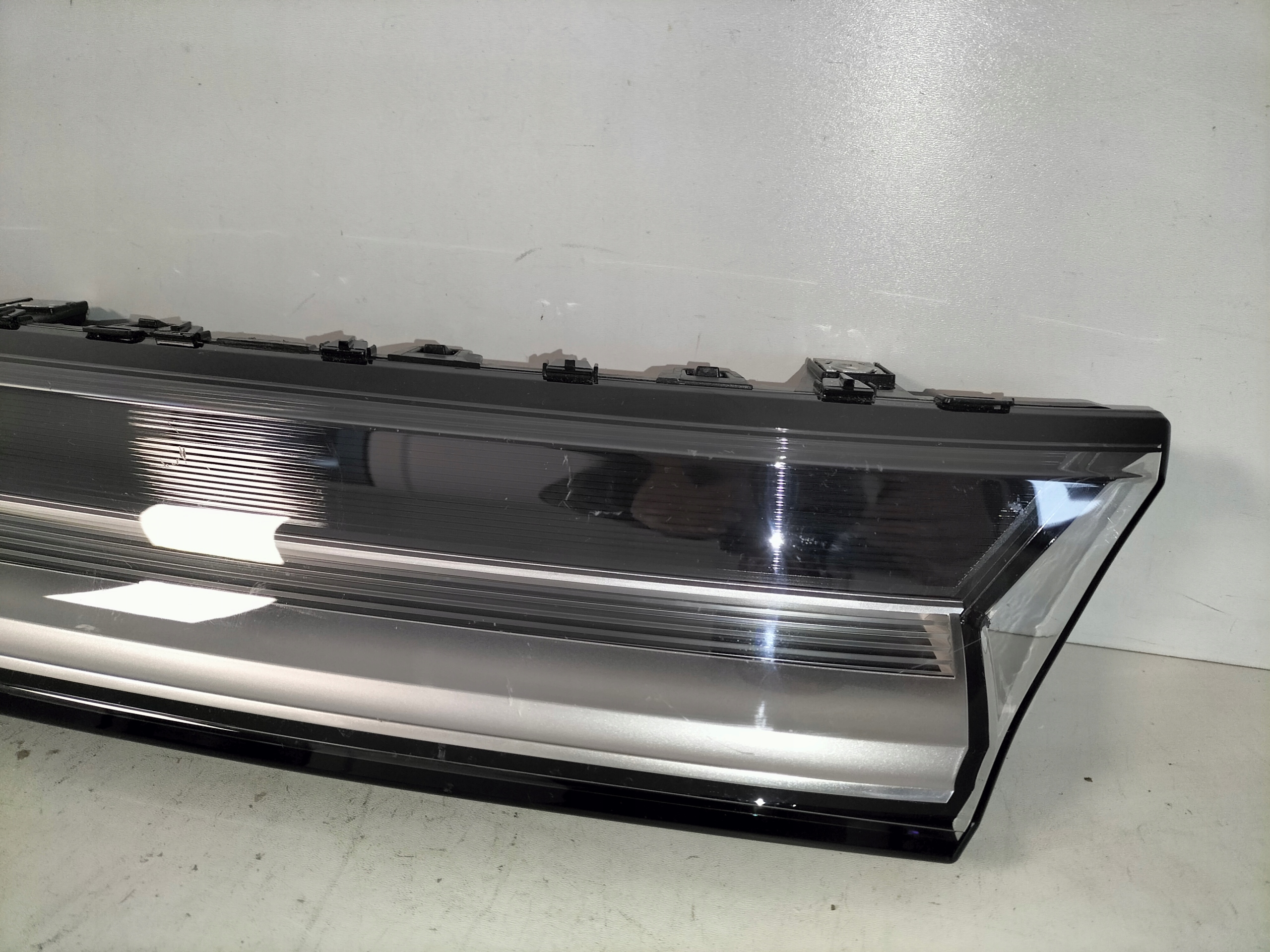 HMLOVKA SVETLO LED DRL PREDNÝ LAVA VW T7 MULTIVAN 21-