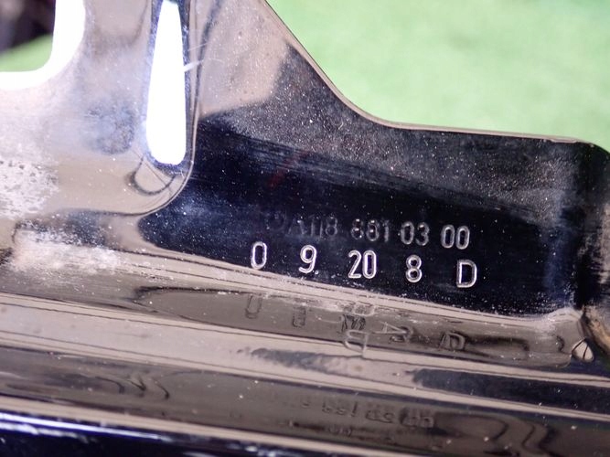 MERCEDES W118 188 CLA ĽAVÝ PREDNÝ BLATNÍK