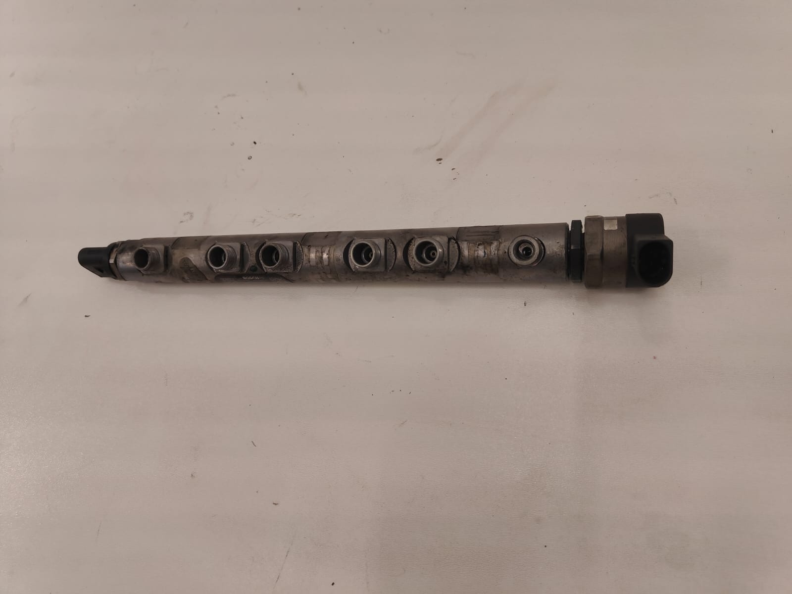 BMW n47 2.0 diesel oe 780912902 VSTREKOVACIA RAMPA