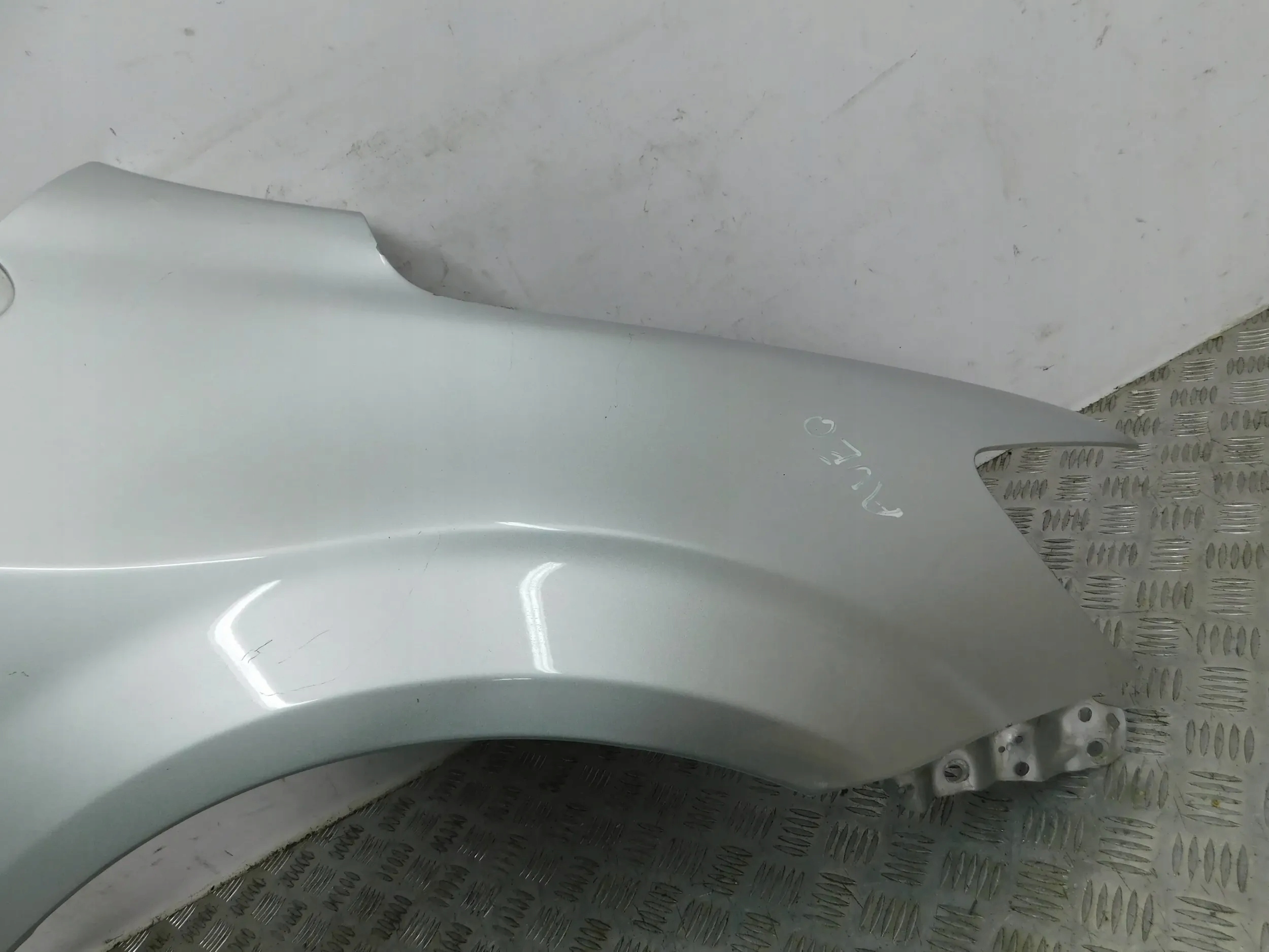 BLATNIK PREDNÝ PRAVY CHEVROLET AVEO T300