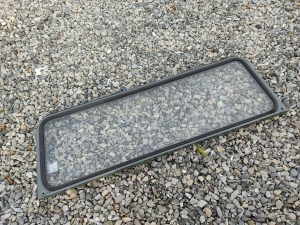 RÁMIK ČELNÉHO SKLA LAND ROVER DEFENDER 1999-14 RÁMIK ČELNÉHO SKLA LAND ROVER DEFENDER 1999-14