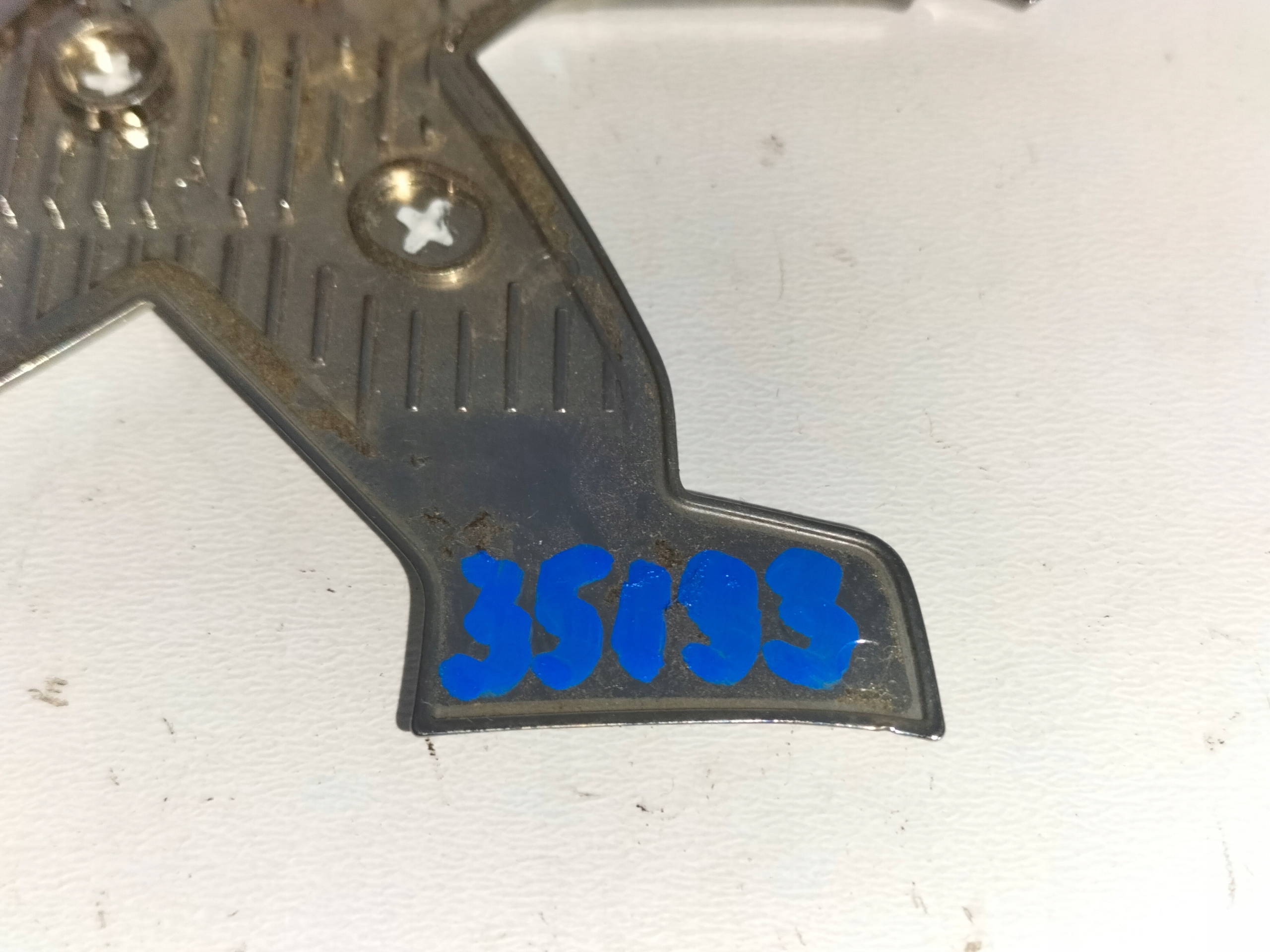 ZNAK EMBLEM ZNAK ZADNEJ KAPOTY PEUGEOT RIFTER 18-