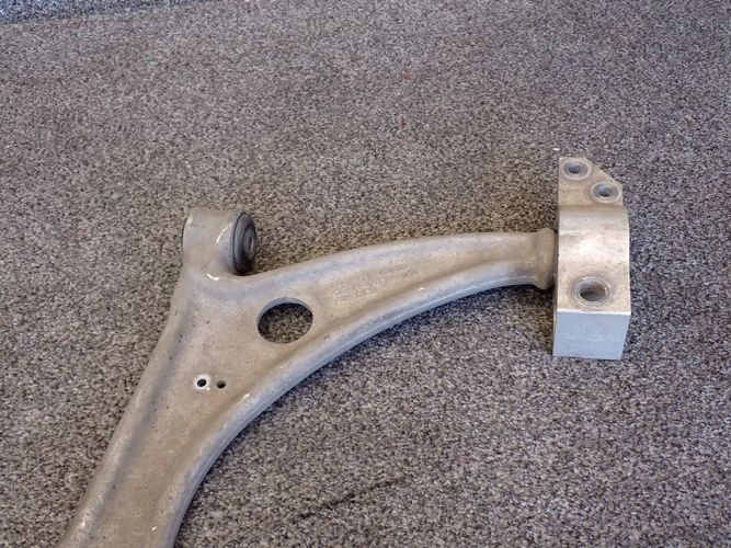 AUDI TT 8J0 LAVE RAMENO 8J0153D