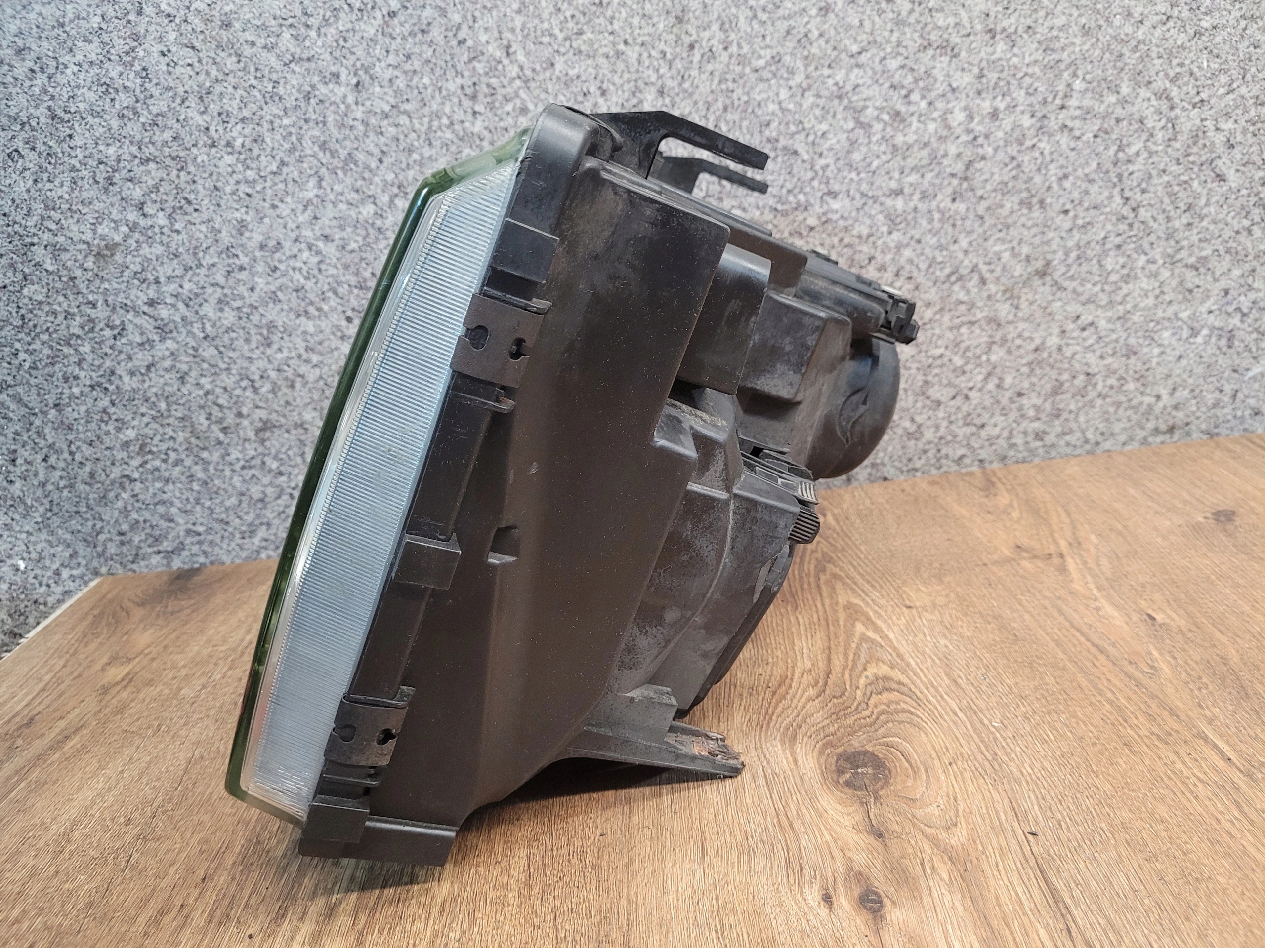 RANGE ROVER L322 VOGUE XENON PRAVÉ PREDNÉ SVETLO