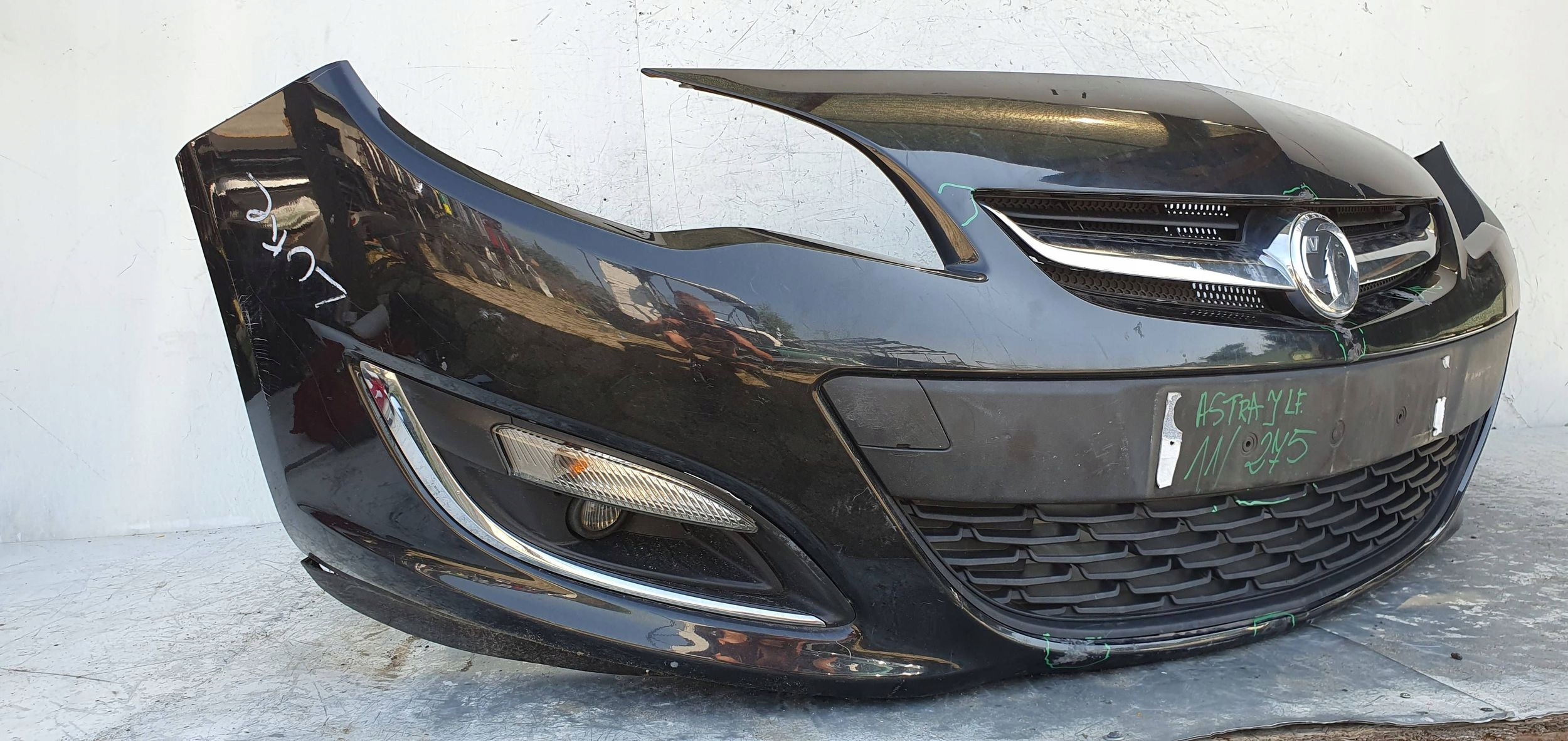 Opel Astra J LIFT PREDNÝ NÁRAZNÍK 13368660G