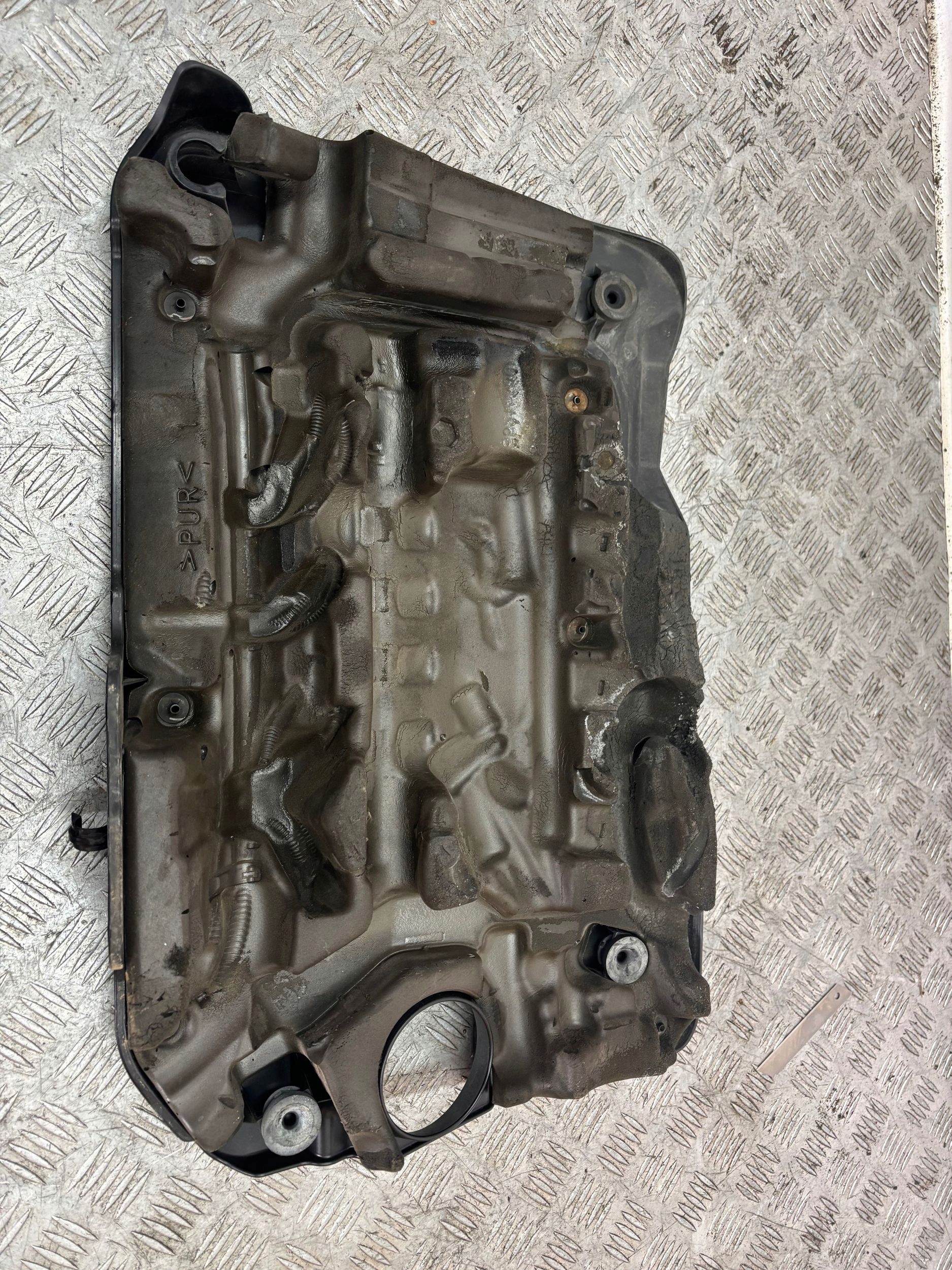HORNÝ KRYT MOTORA FIAT SEDICI 2.0 M-JET