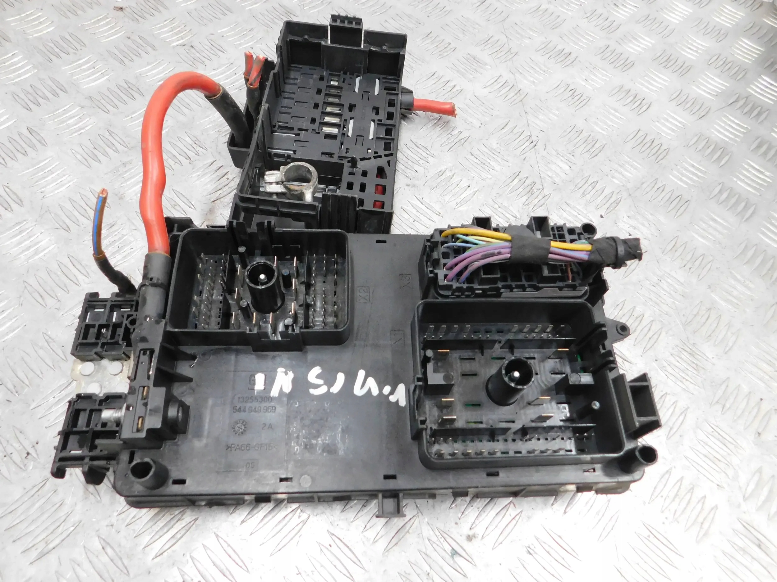 POISTKOVA SKRINKA OPEL INSIGNIA A 13255300