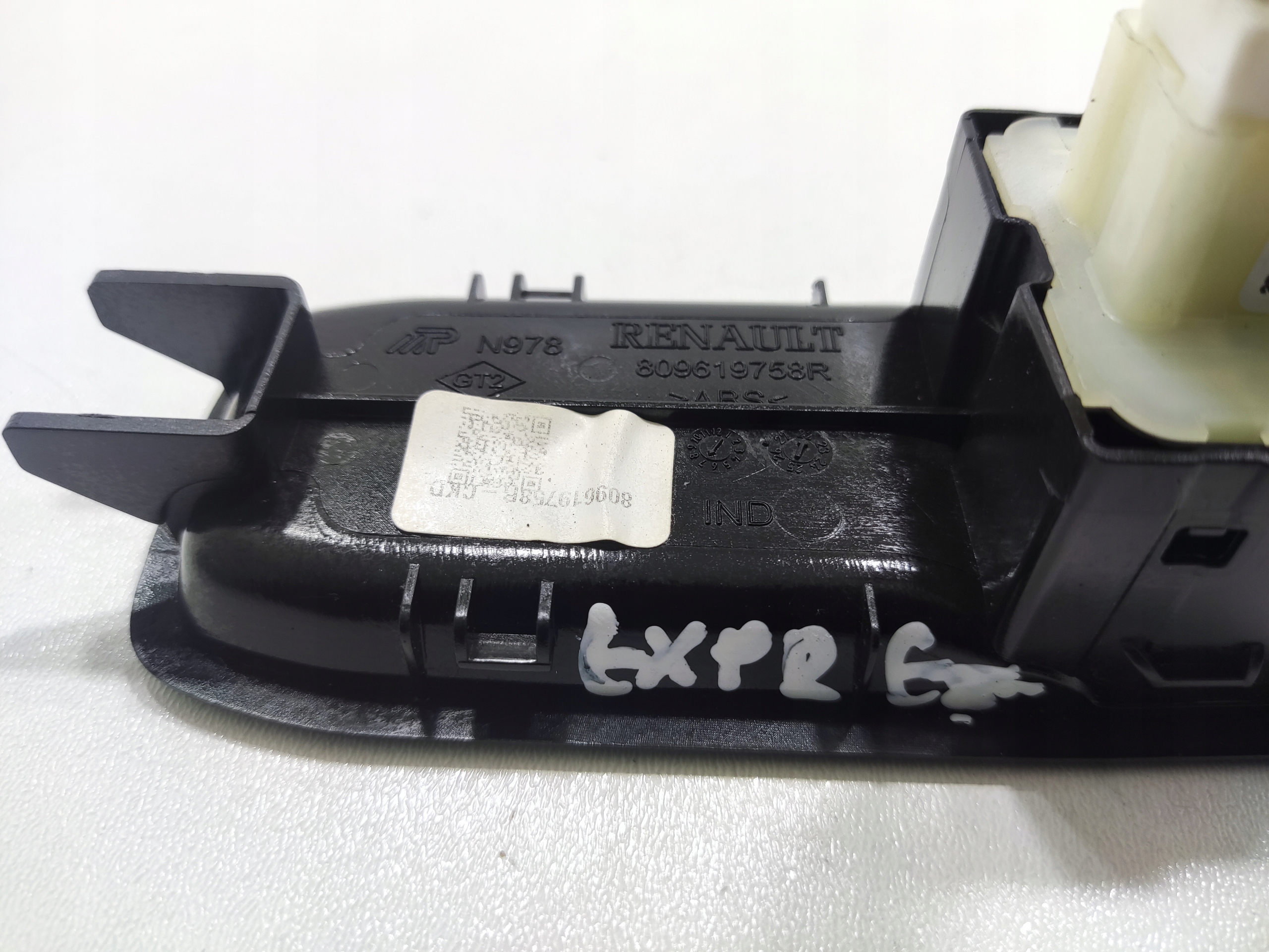 LAVY PREDNY VYPINAC STAHOVANIA OKIEN RENAULT EXPRESS II 809619758R 2021-2024