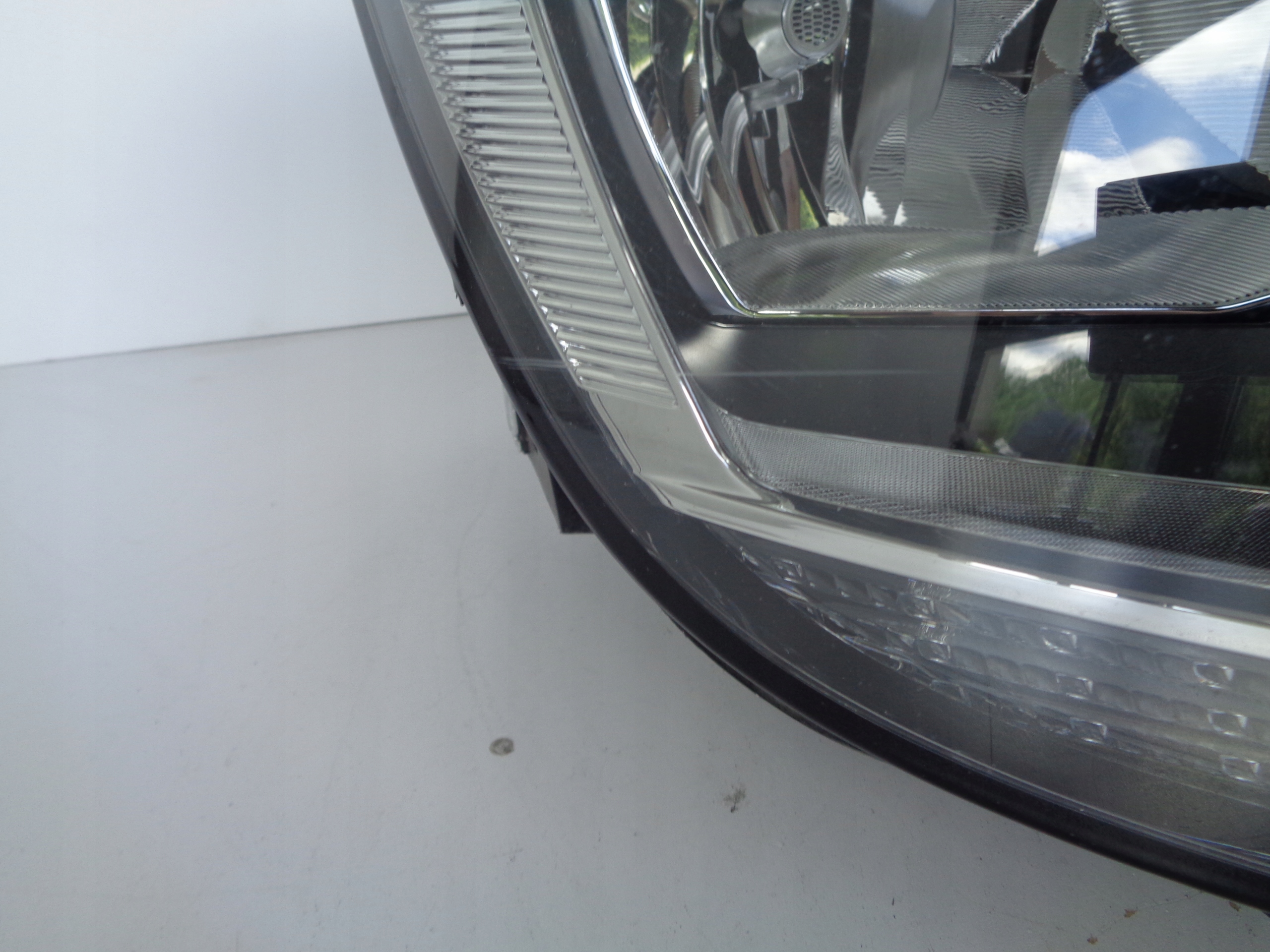 PRAVE PREDNE SVETLO VW TIGUAN 5NA 16-
