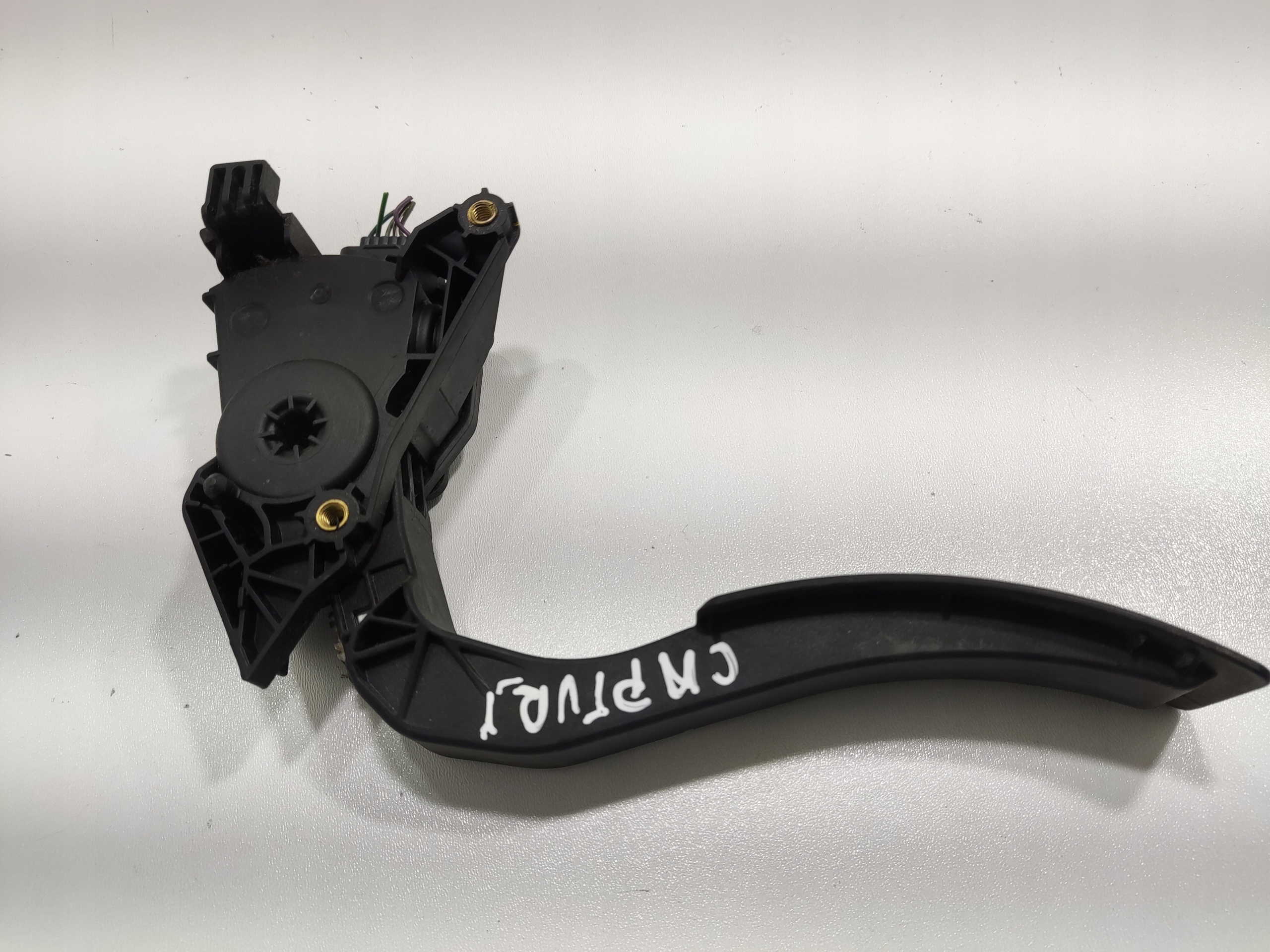 PLYNOVY PEDAL RENAULT CAPTUR I 2013-2016 180029347R