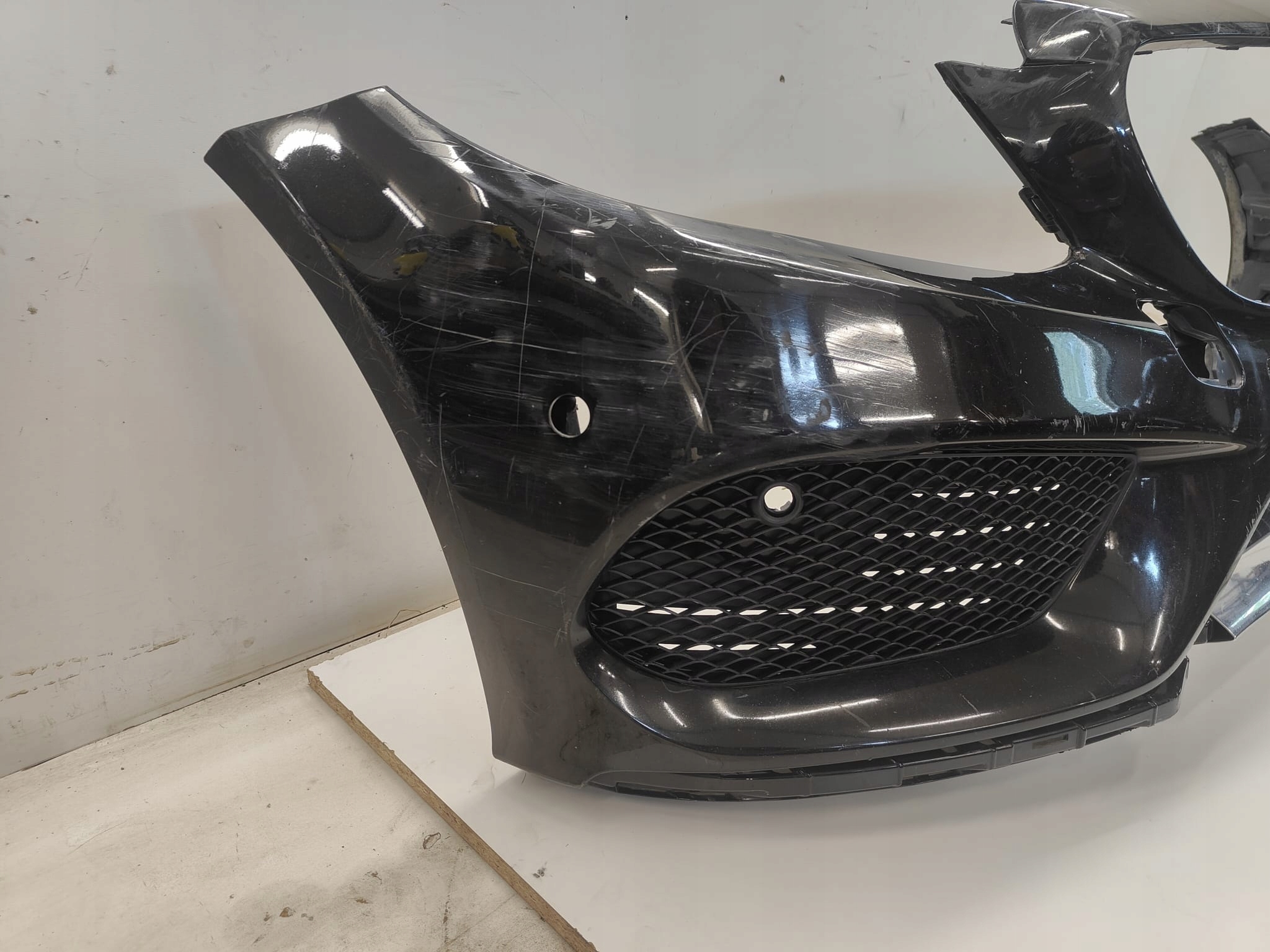 MERCEDES w205 14-18 amg PREDNÝ NÁRAZNÍK