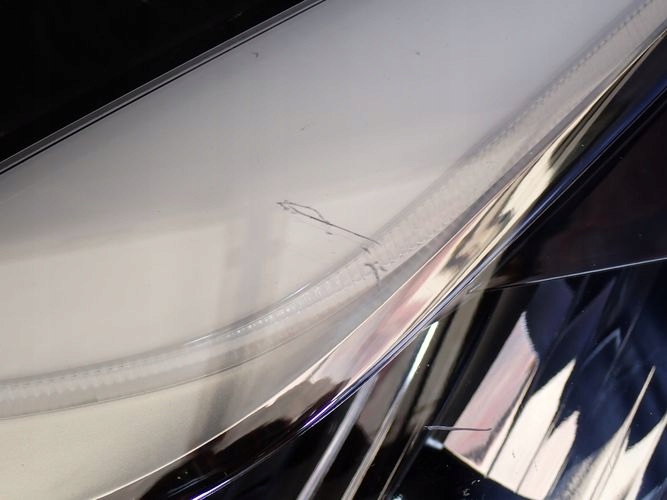 TESLA III FULL LED LAVE PREDNE SVETLO 1077375-00