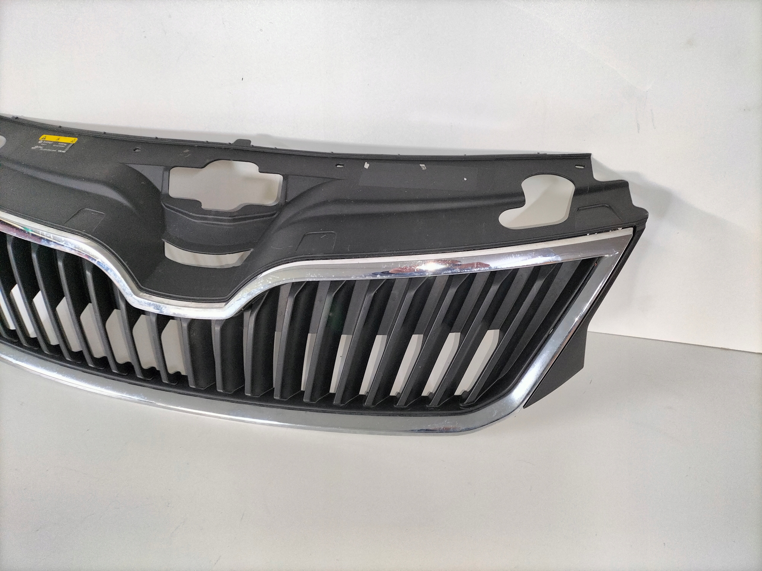 MRIEZKA LISTA SKODA RAPID 12-