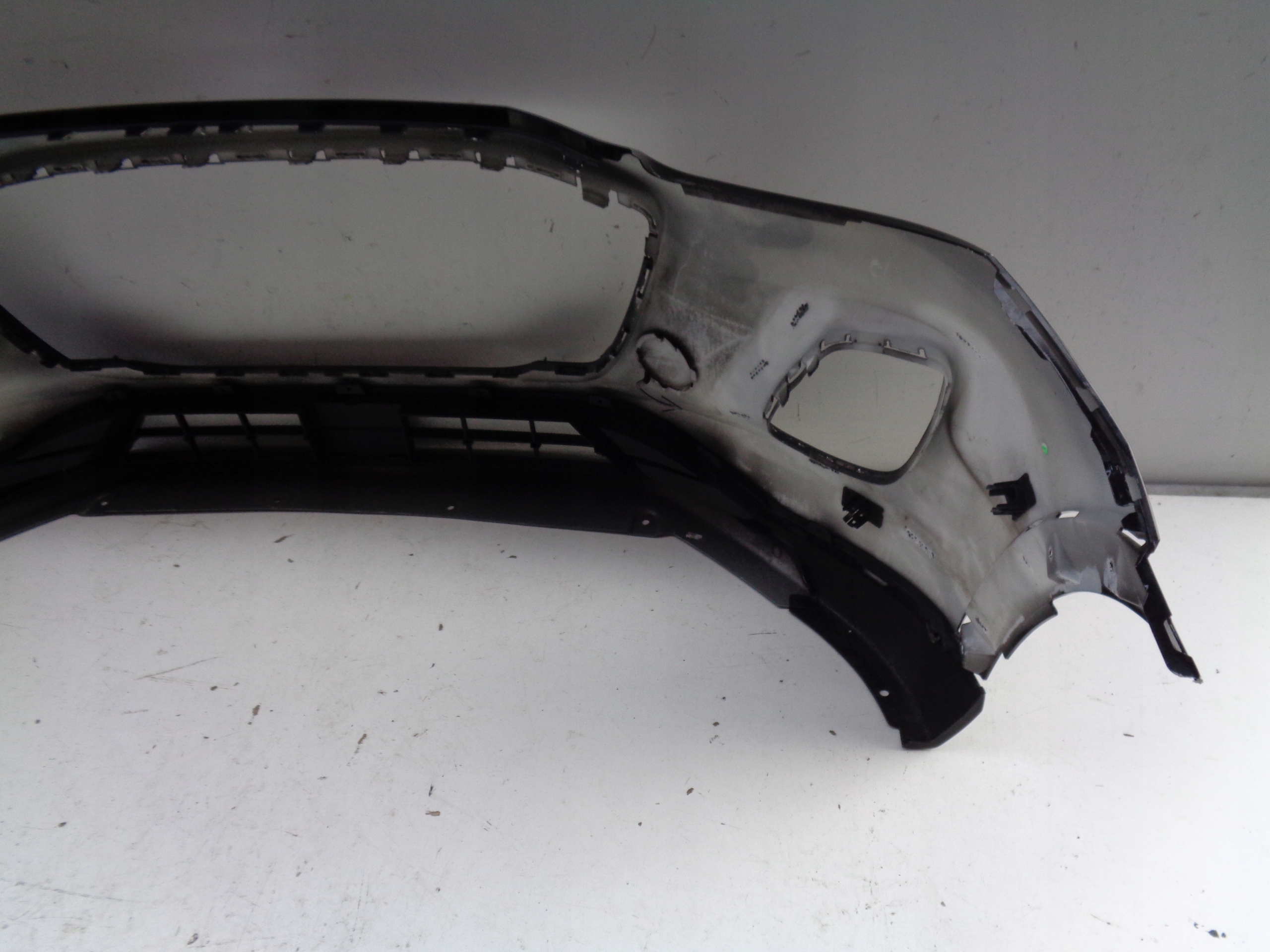 PREDNÝ NÁRAZNÍK FORD PUMA 19- NR 37021