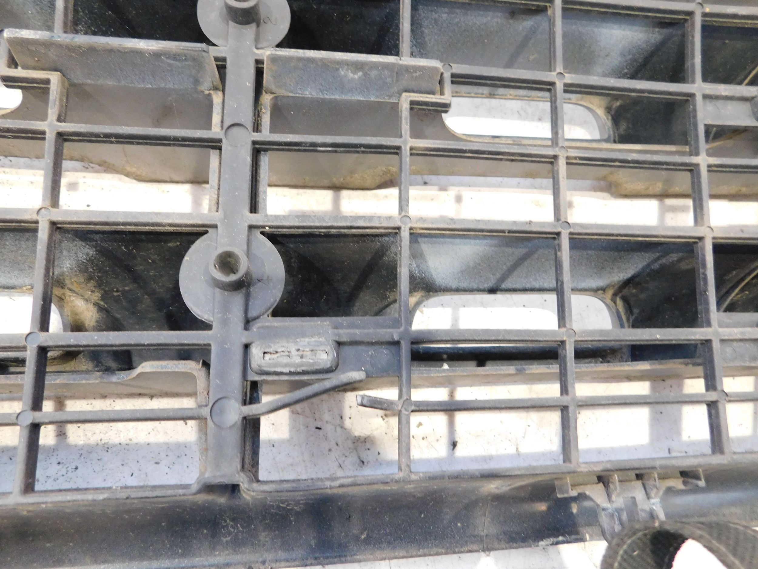 MRIEZKA LISTA RENAULT MASTER III 10-