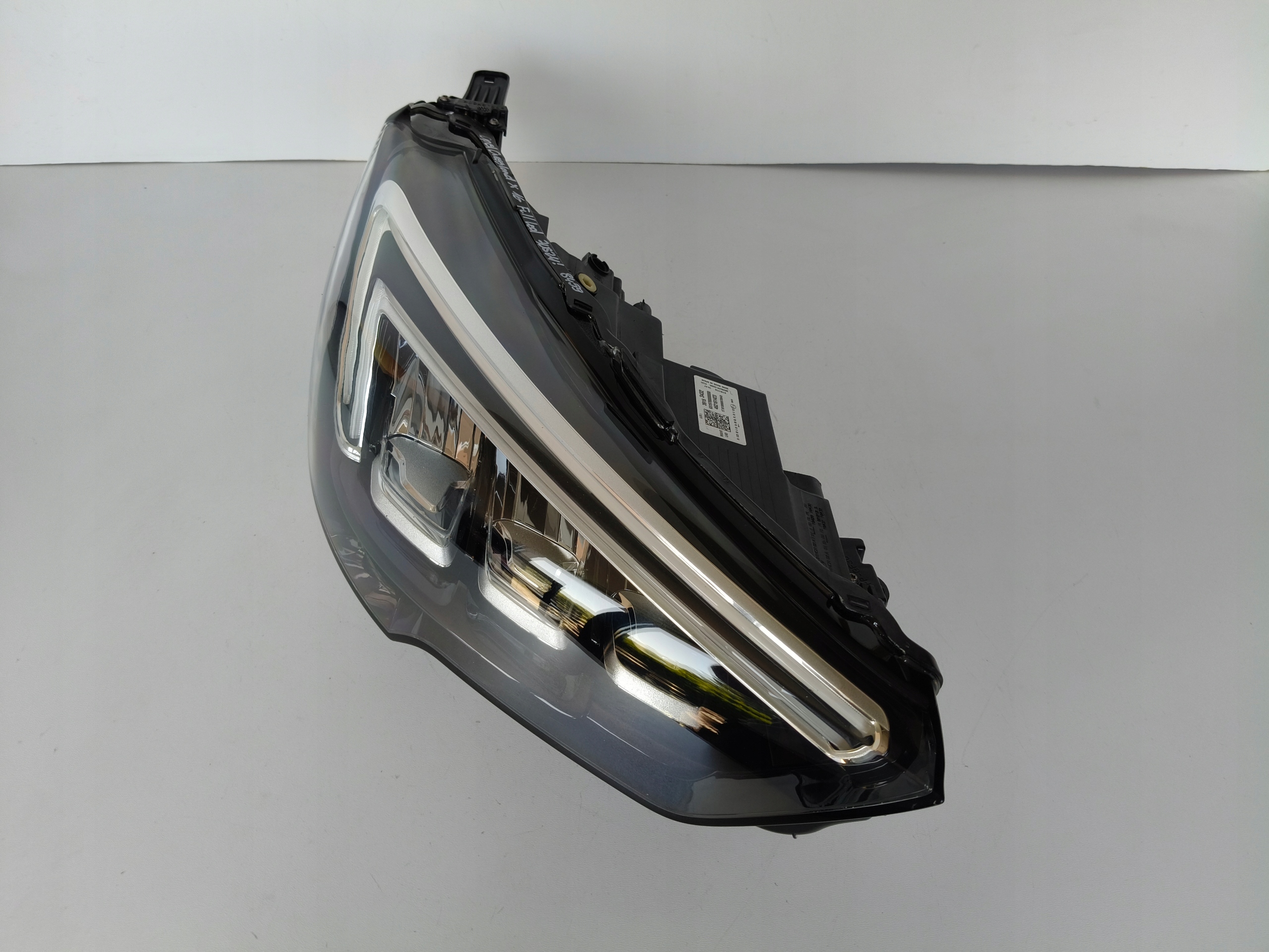 PRAVE PREDNE SVETLO OPEL CROSSLAND X 16- FULL LED