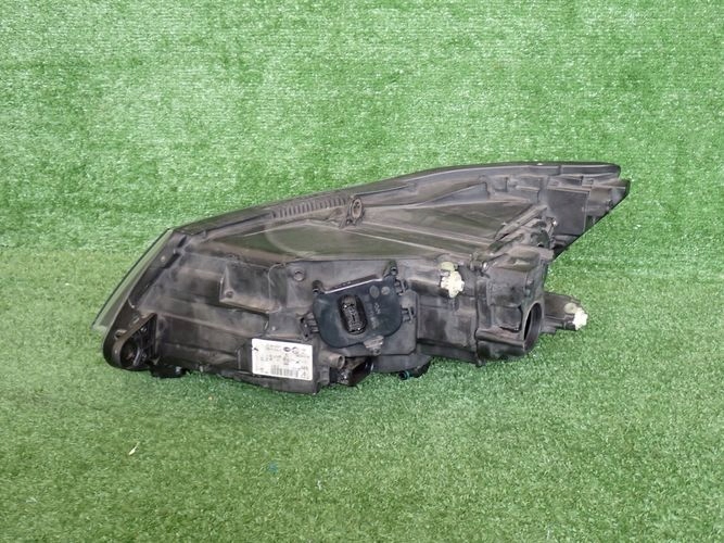 SKODA SUPERB II XENON LIFT 13- PRAVE PREDNE SVETLO