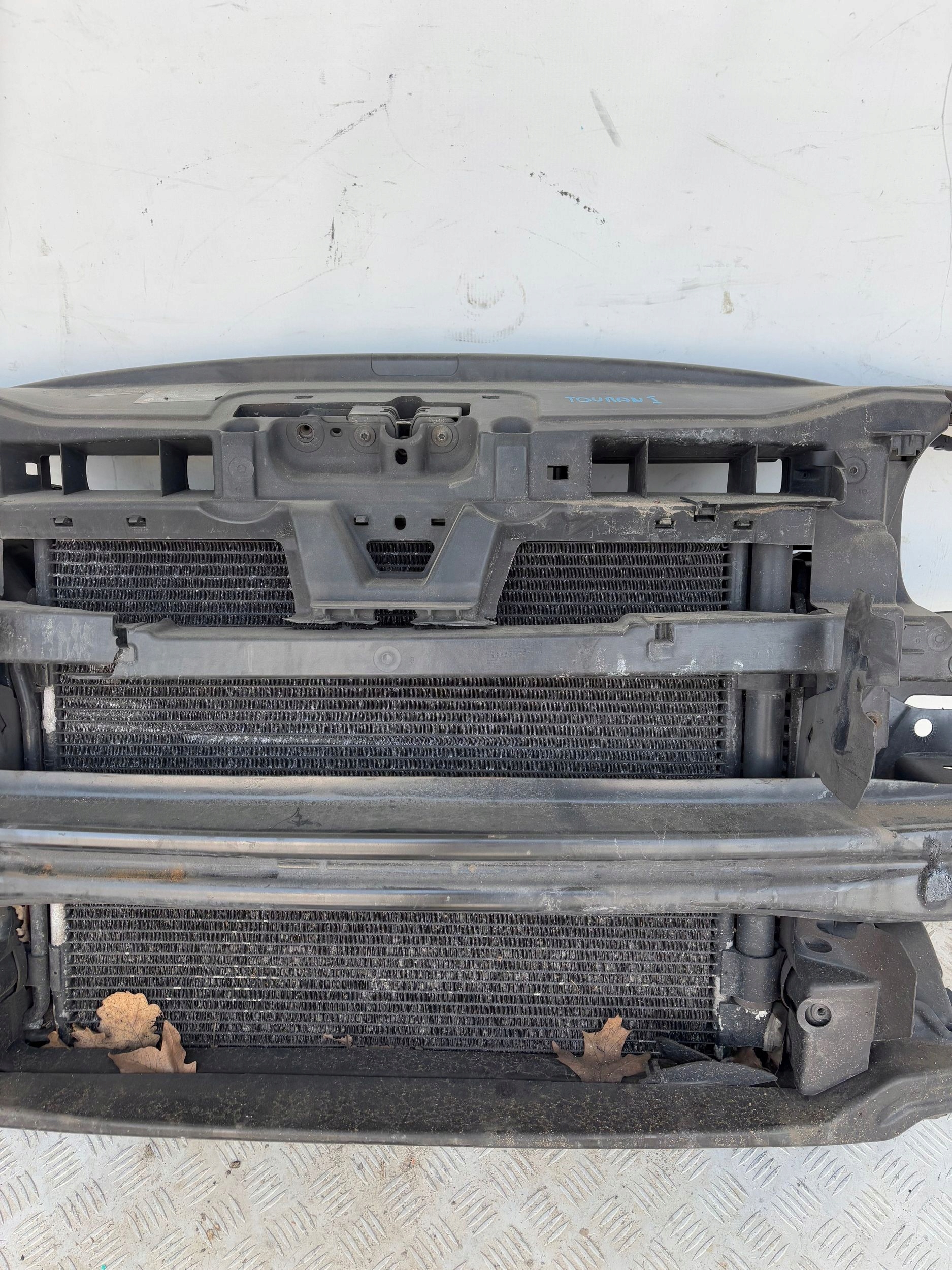 PREDNE CELO CHLADICE VW TOURAN I 2.0 TDI 03-