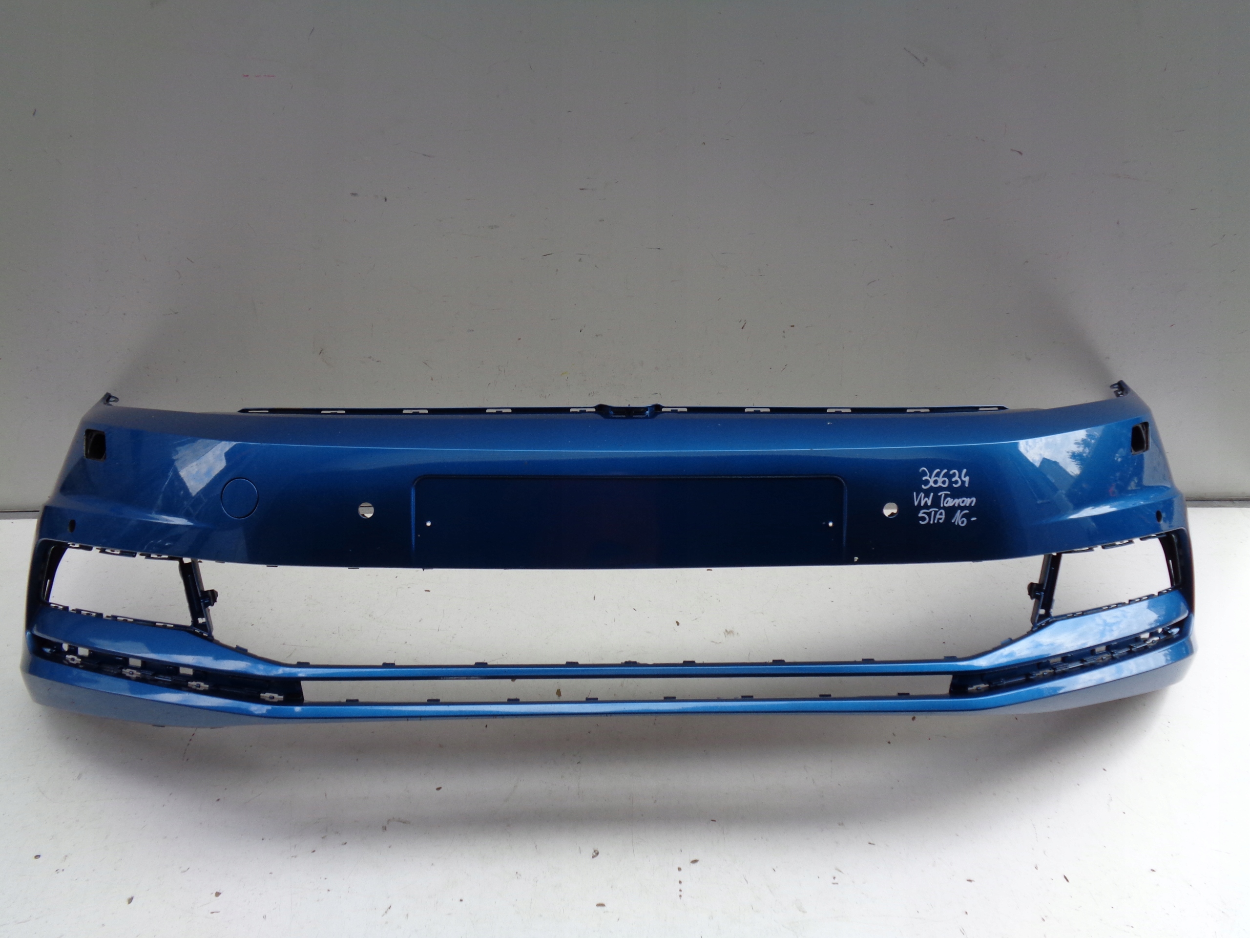PREDNÝ NÁRAZNÍK VW TOURAN 5TA 16- NR 36634