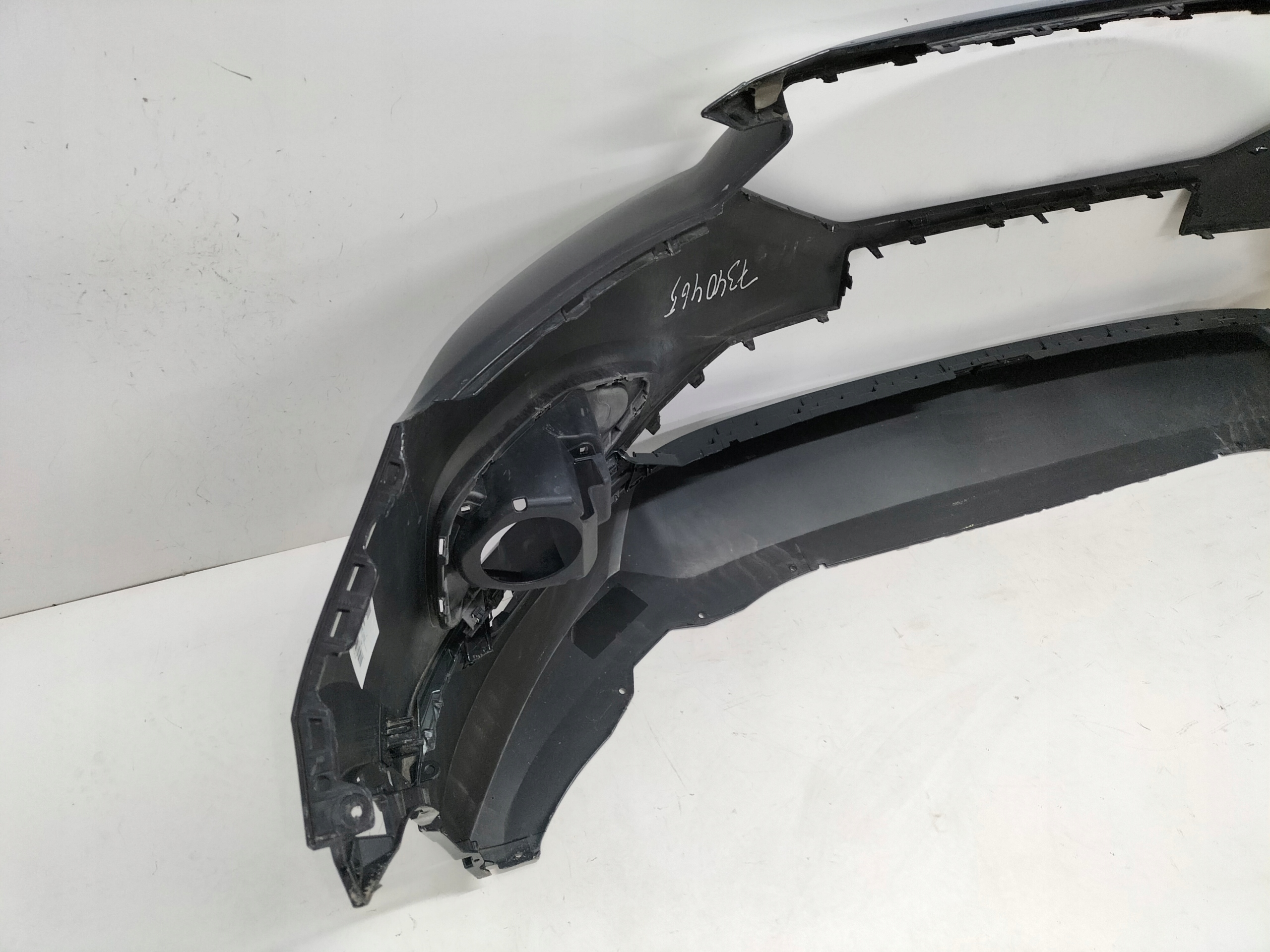 PREDNÝ NÁRAZNÍK SEAT TARRACO 18-