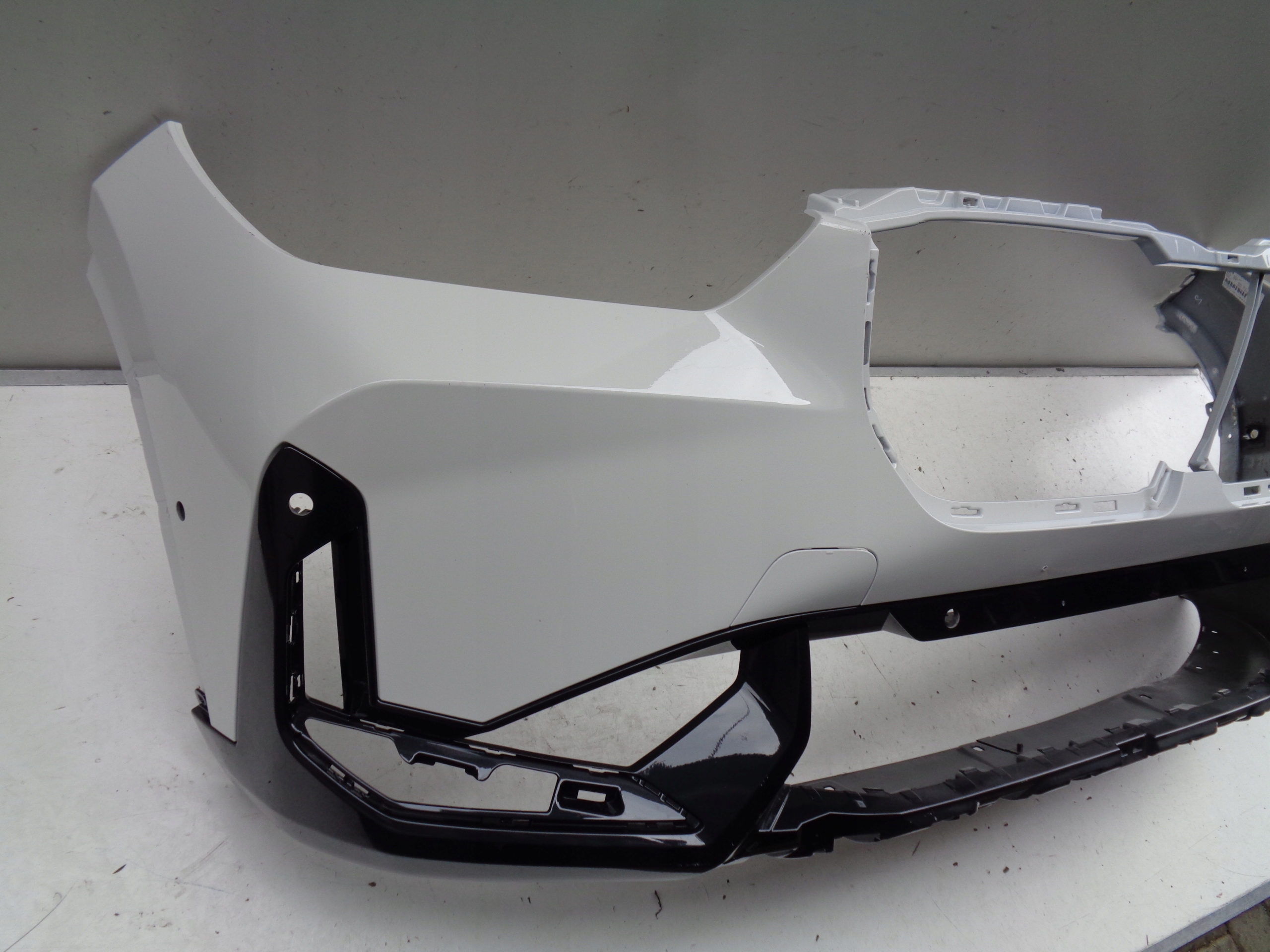PREDNÝ NÁRAZNÍK BMW X1 U11 22- NR 45798