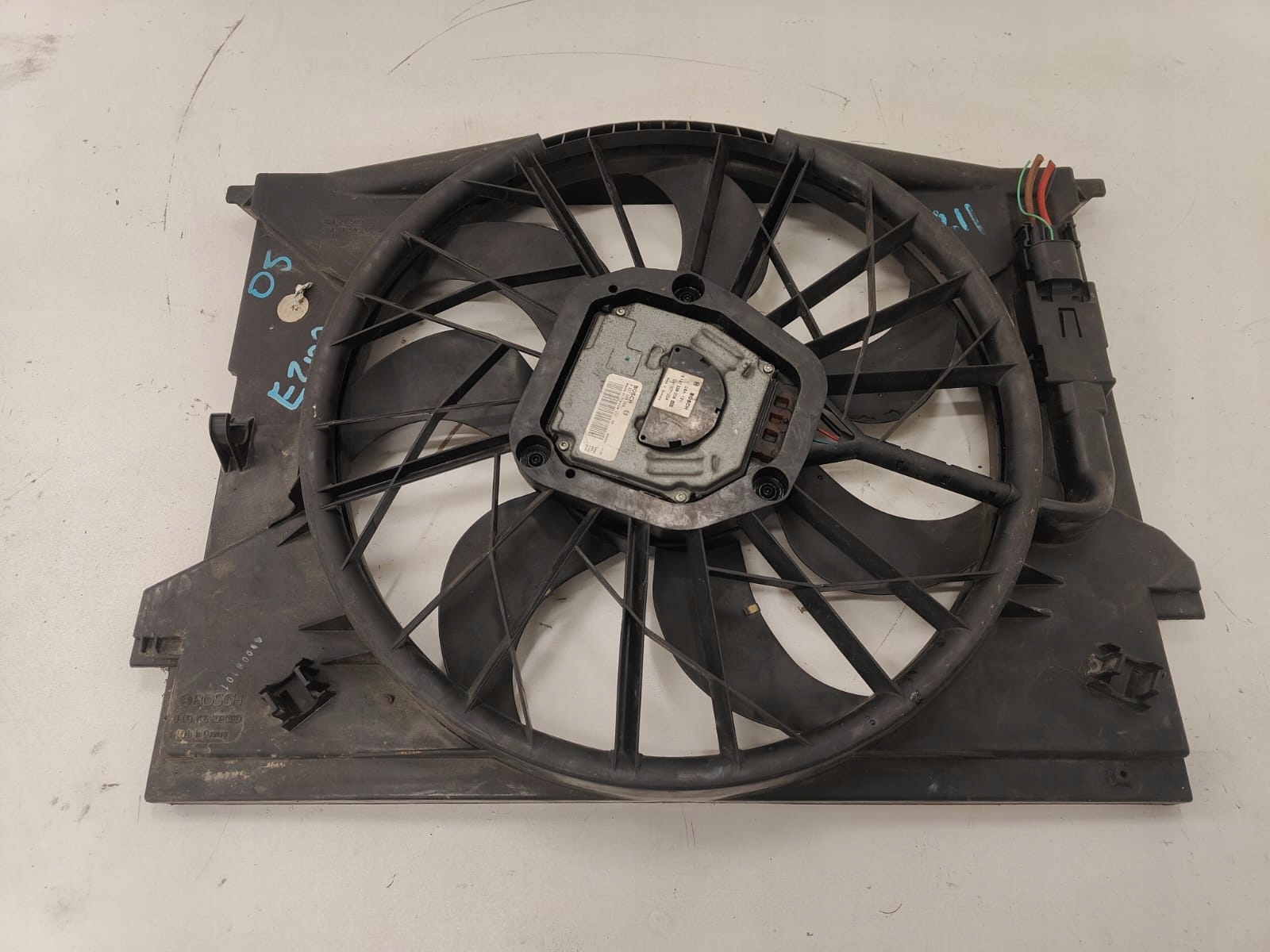 MERCEDES e klasa w211 oe 1137328109 VENTILATOR CHLADICA VETRÁK