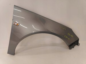 Opel Insignia 09-13 ĽAVÝ PREDNÝ BLATNÍK Opel Insignia 09-13 ĽAVÝ PREDNÝ BLATNÍK