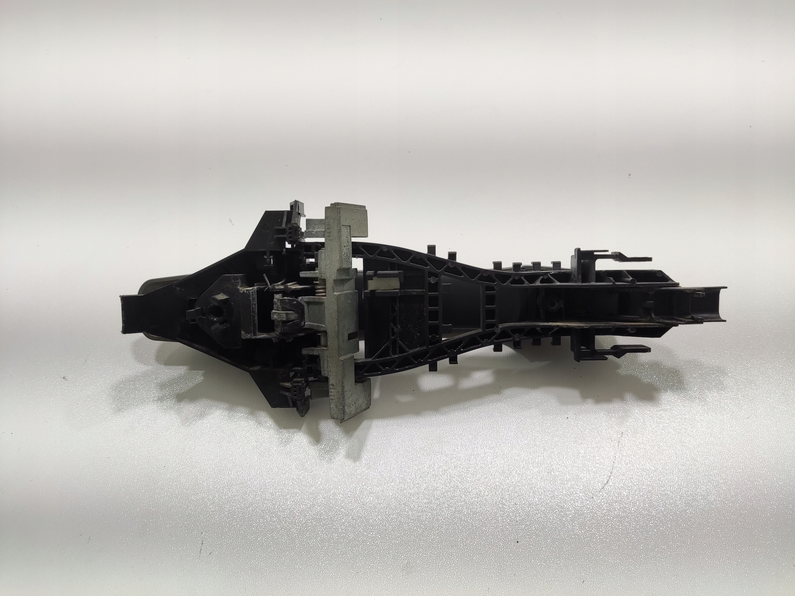 KĽUČKA ĽAVÝCH ZADNÝCH DVERÍ RANGE ROVER EVOQUE L538 BJ3224995CC ’11-15