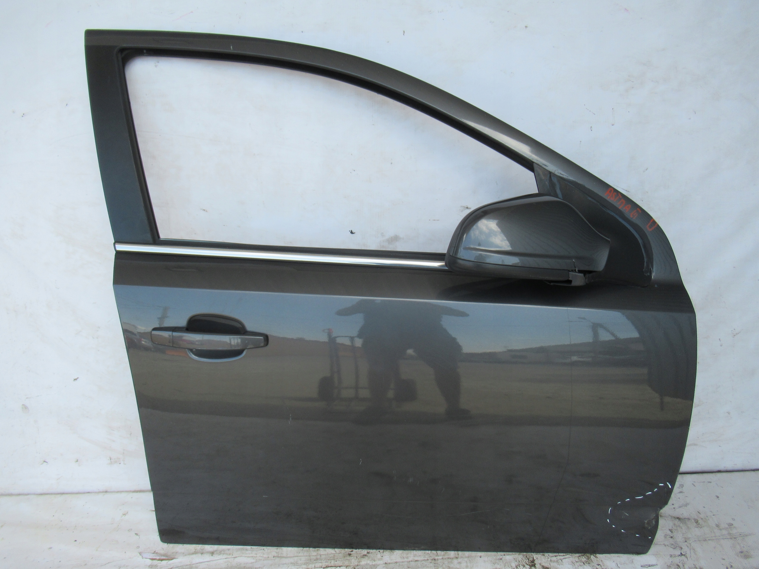 PRAVÉ PREDNÉ DVERE OPEL ASTRA H III